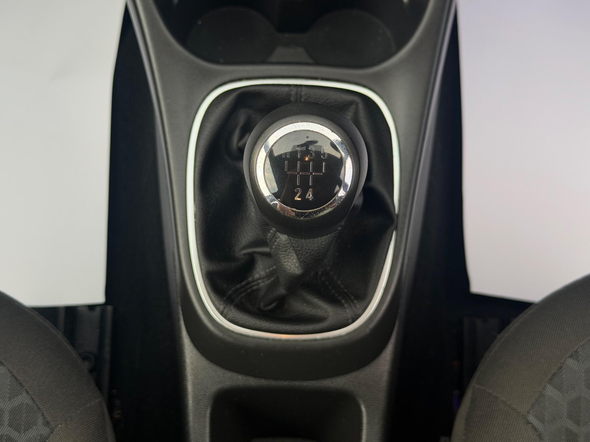 Vauxhall Corsa - Image 9