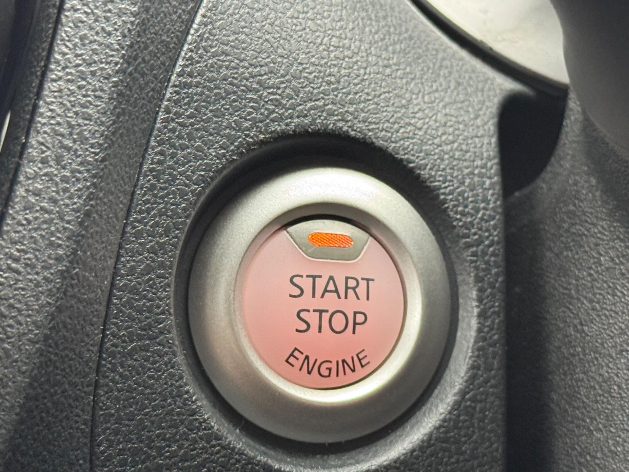 Nissan Juke - Image 40