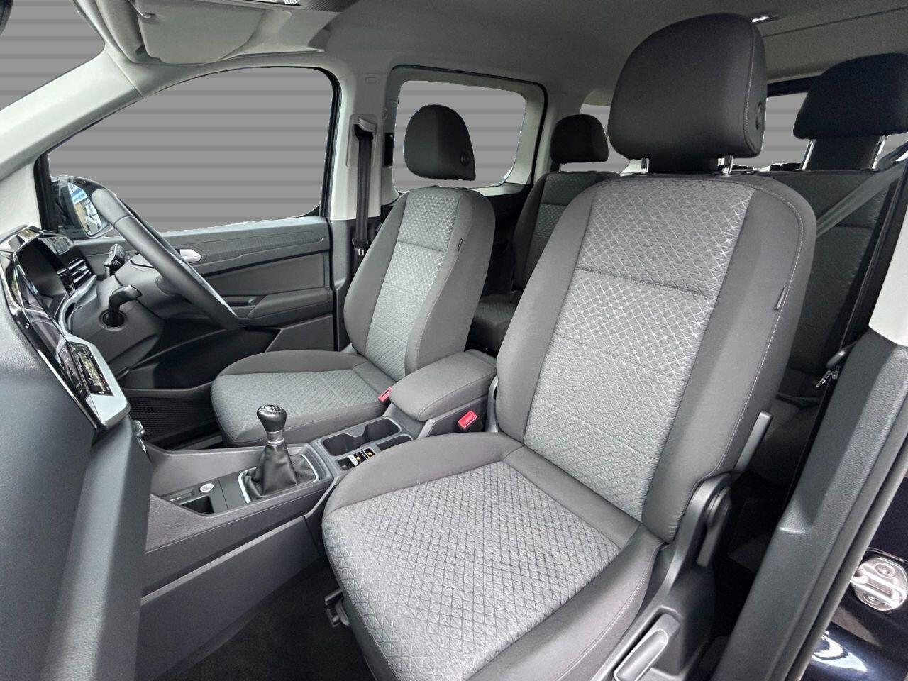 Ford Grand Tourneo Connect - Image 12
