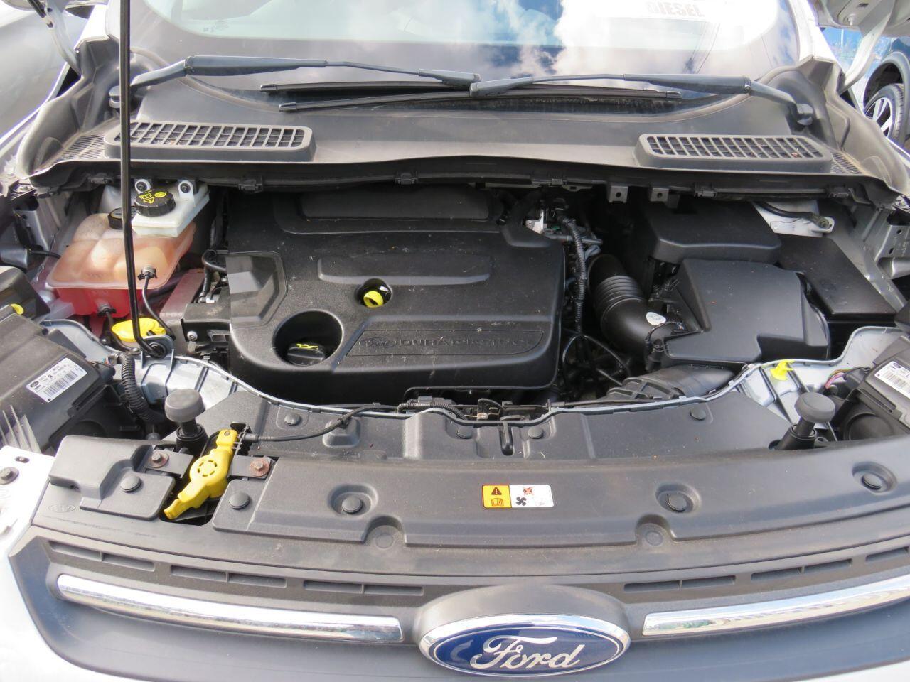 Ford Kuga - Image 12