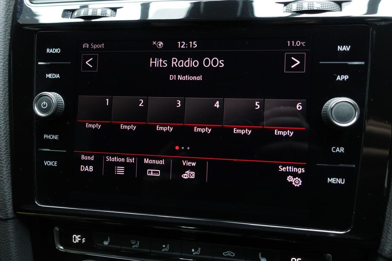 Volkswagen Golf - Image 26