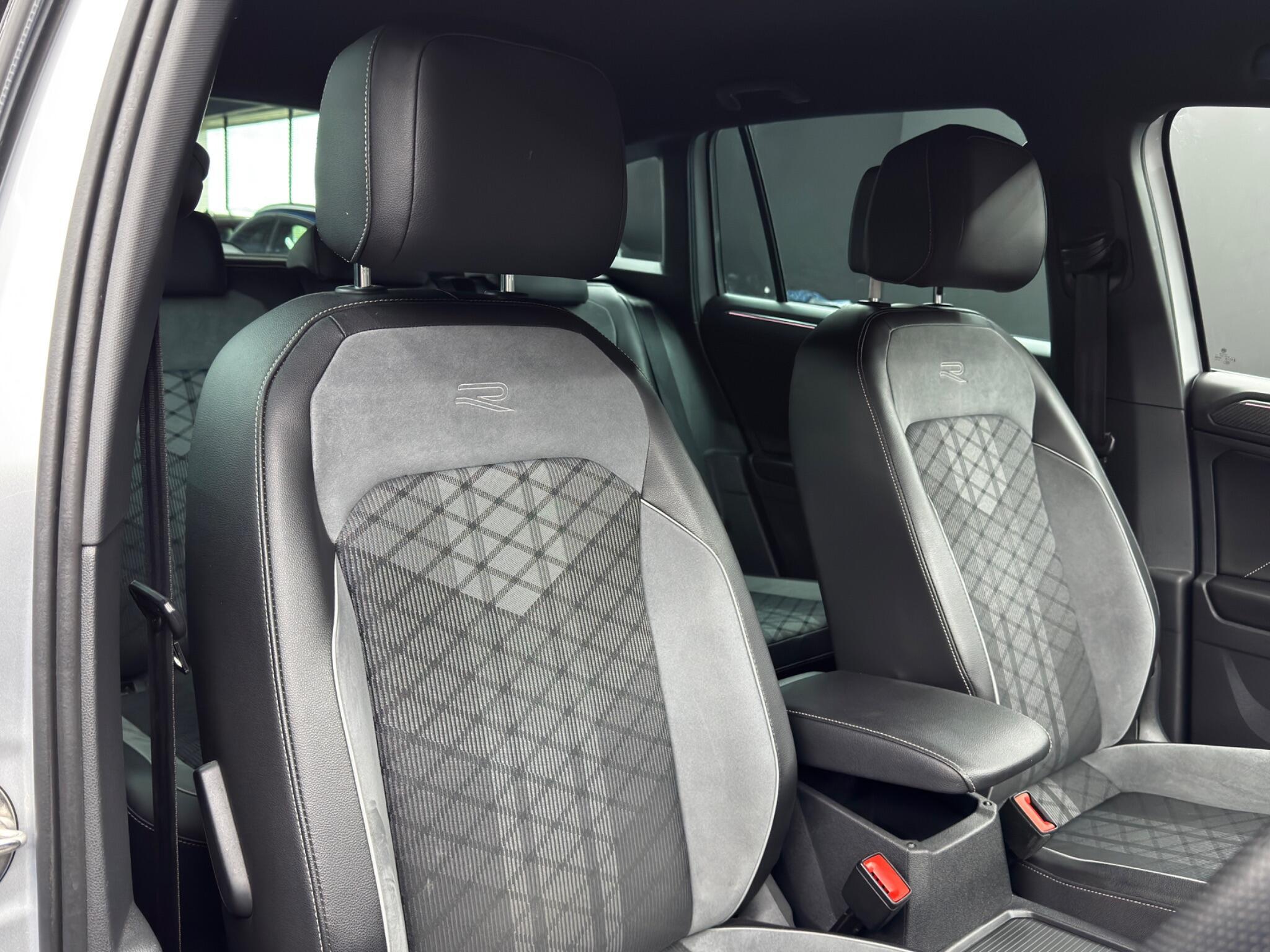 Volkswagen Tiguan - Image 12