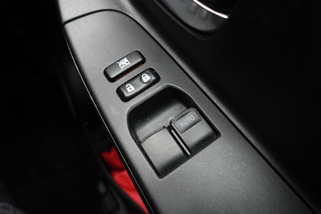 Toyota Yaris - Image 22