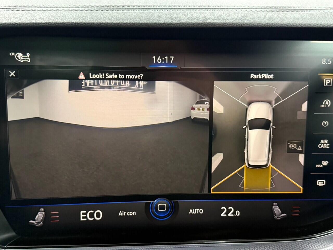 Volkswagen Touareg - Image 29