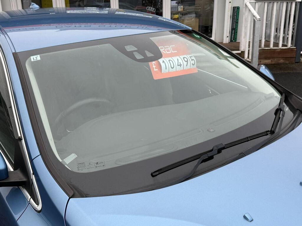 Volvo V40 - Image 13