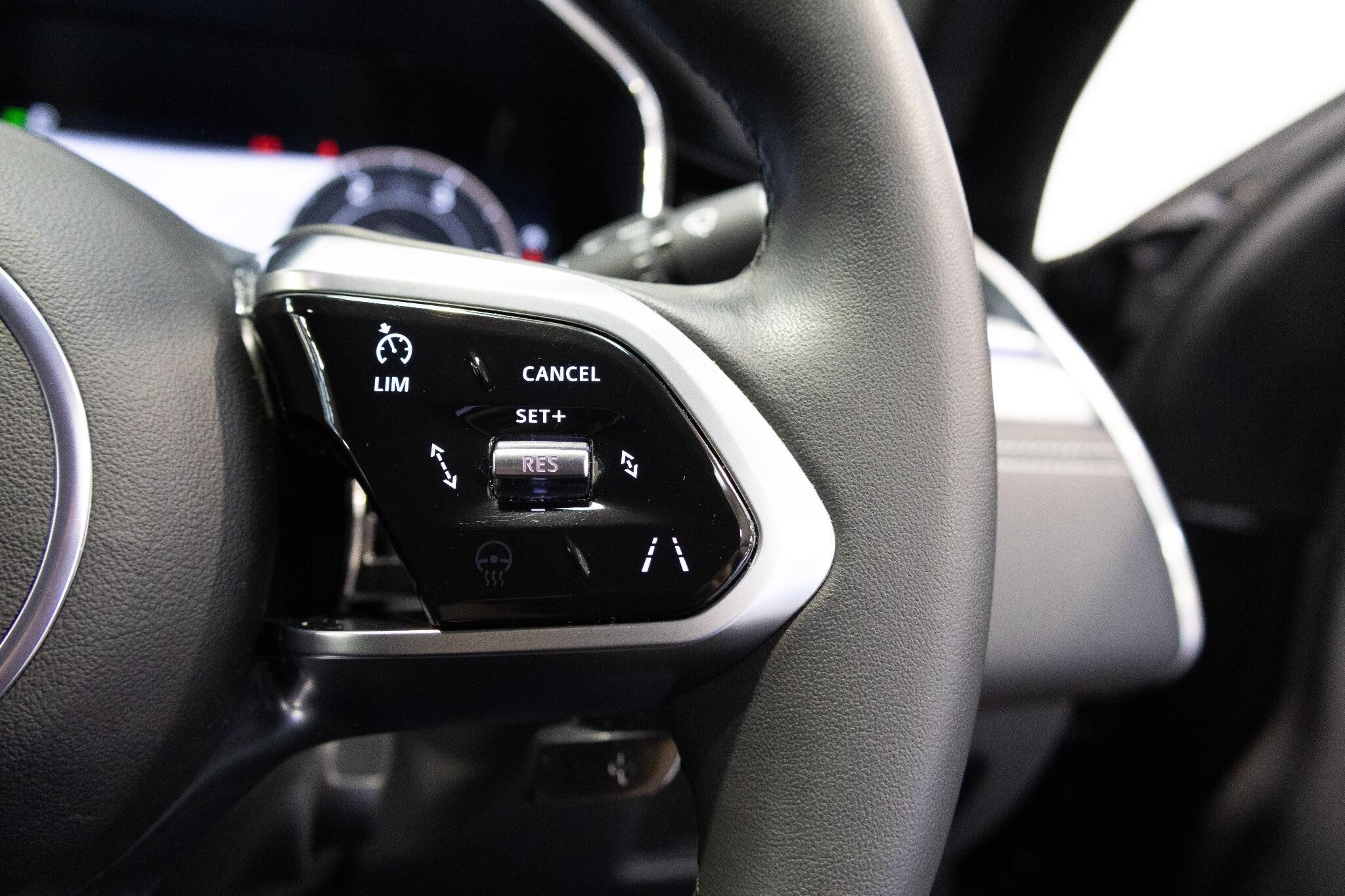 Jaguar XF - Image 24