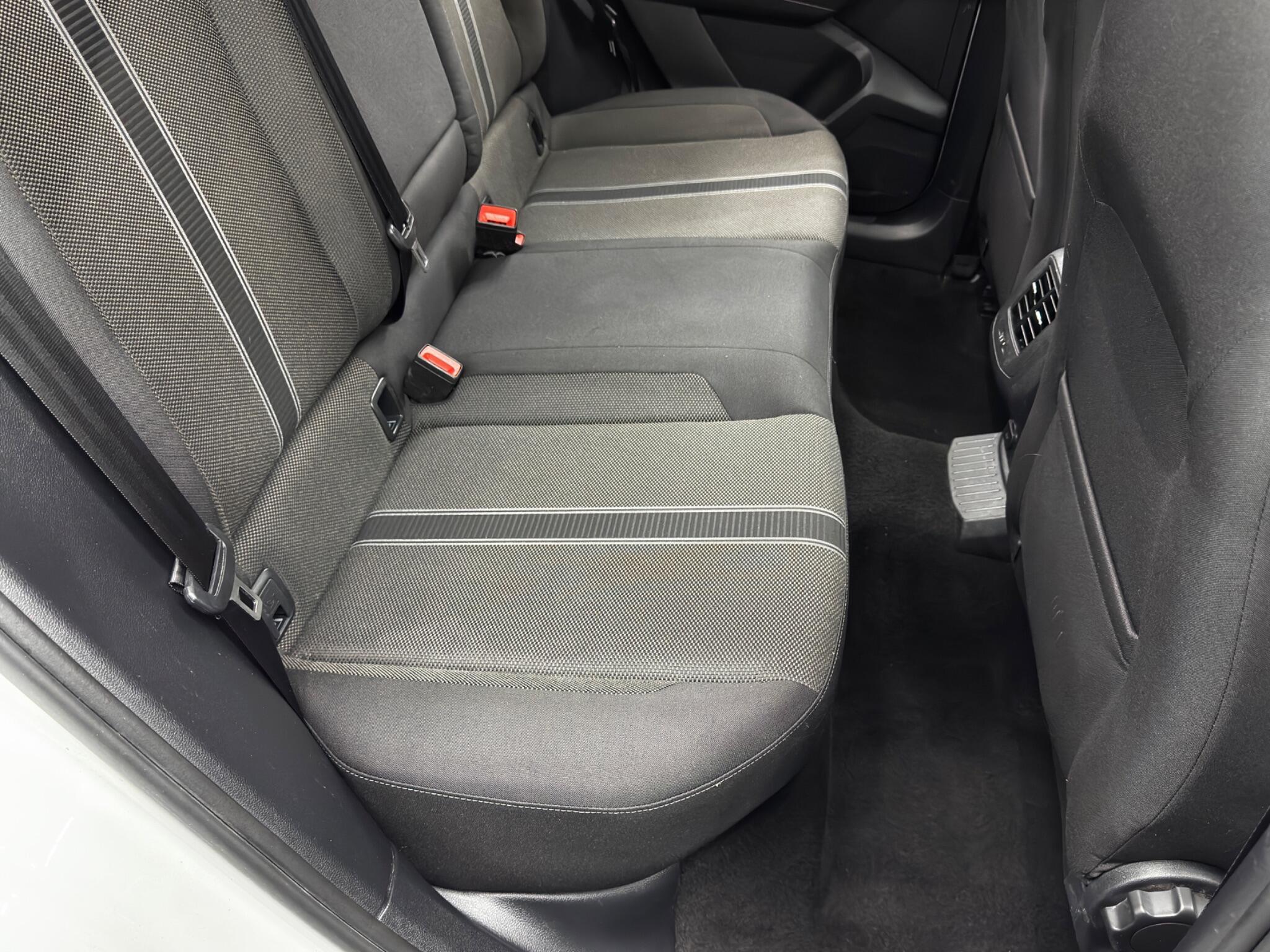 Volkswagen T-Roc - Image 16