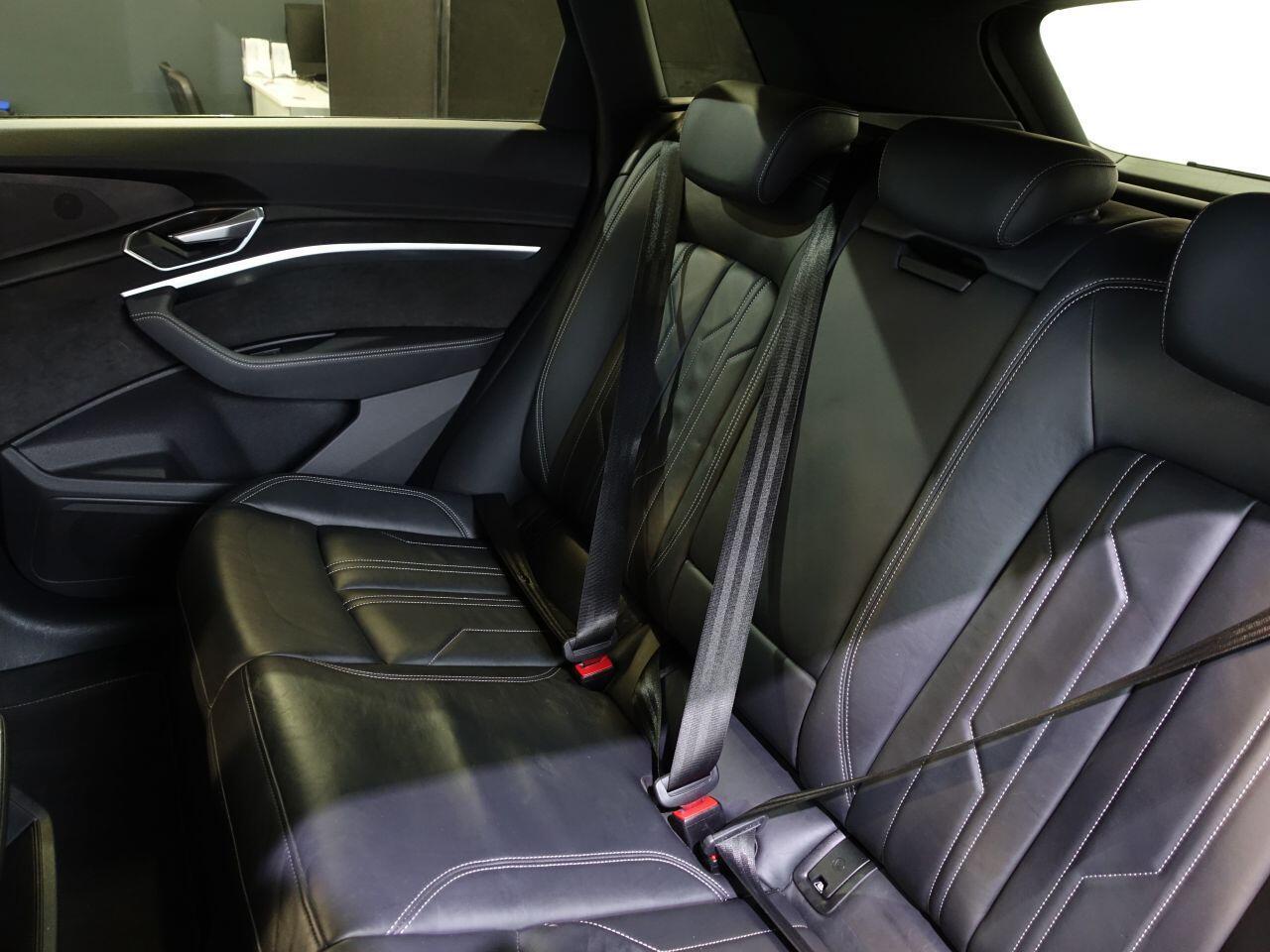 Audi E-Tron - Image 22