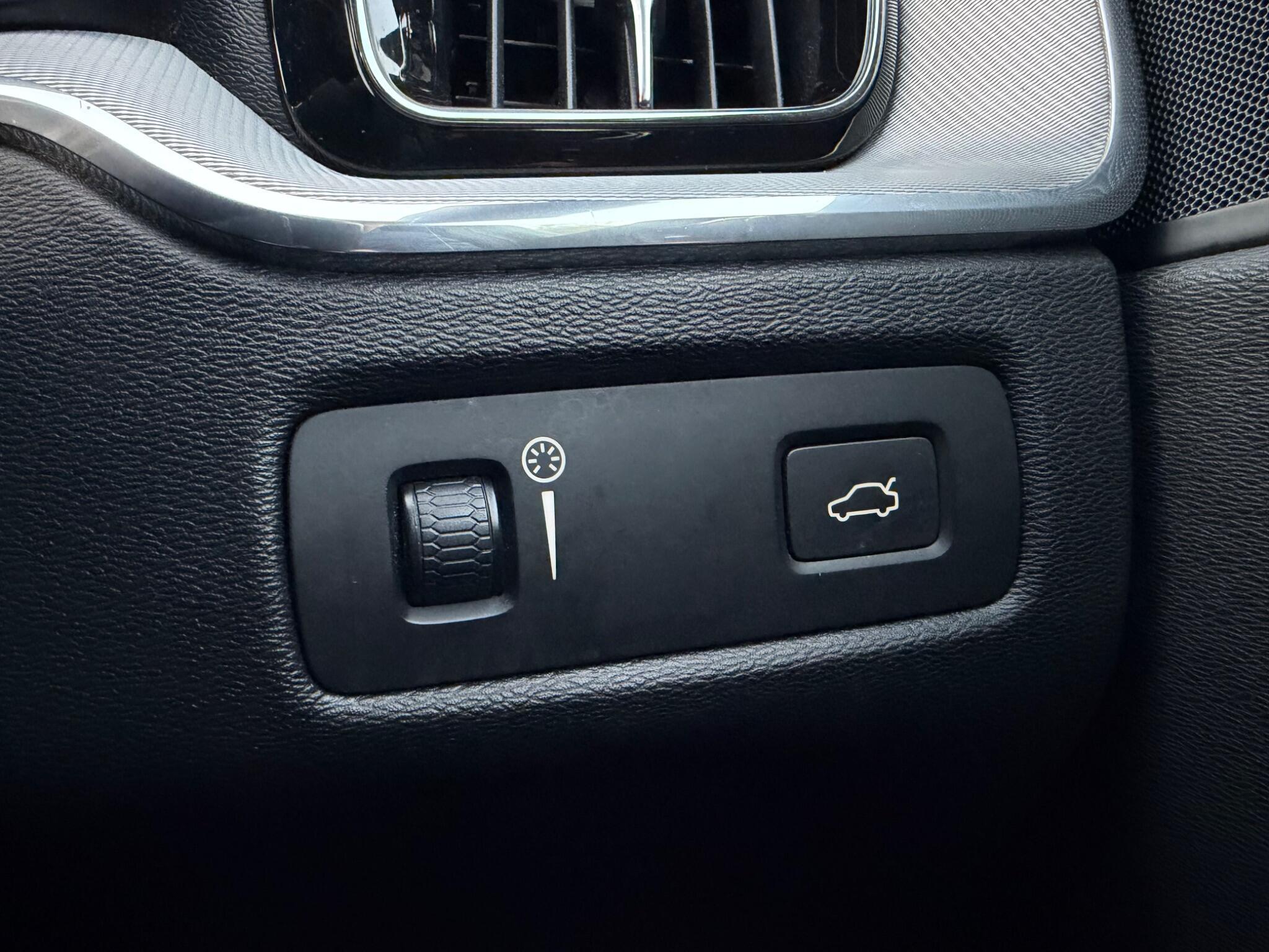 Volvo XC60 - Image 55