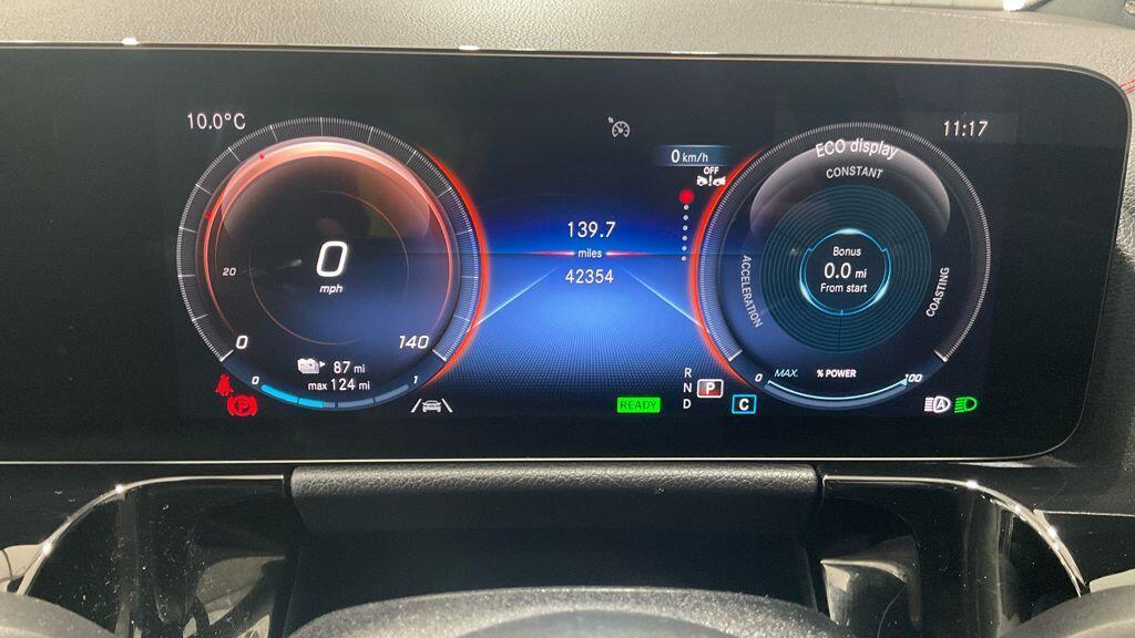 Mercedes-benz EQA - Image 4