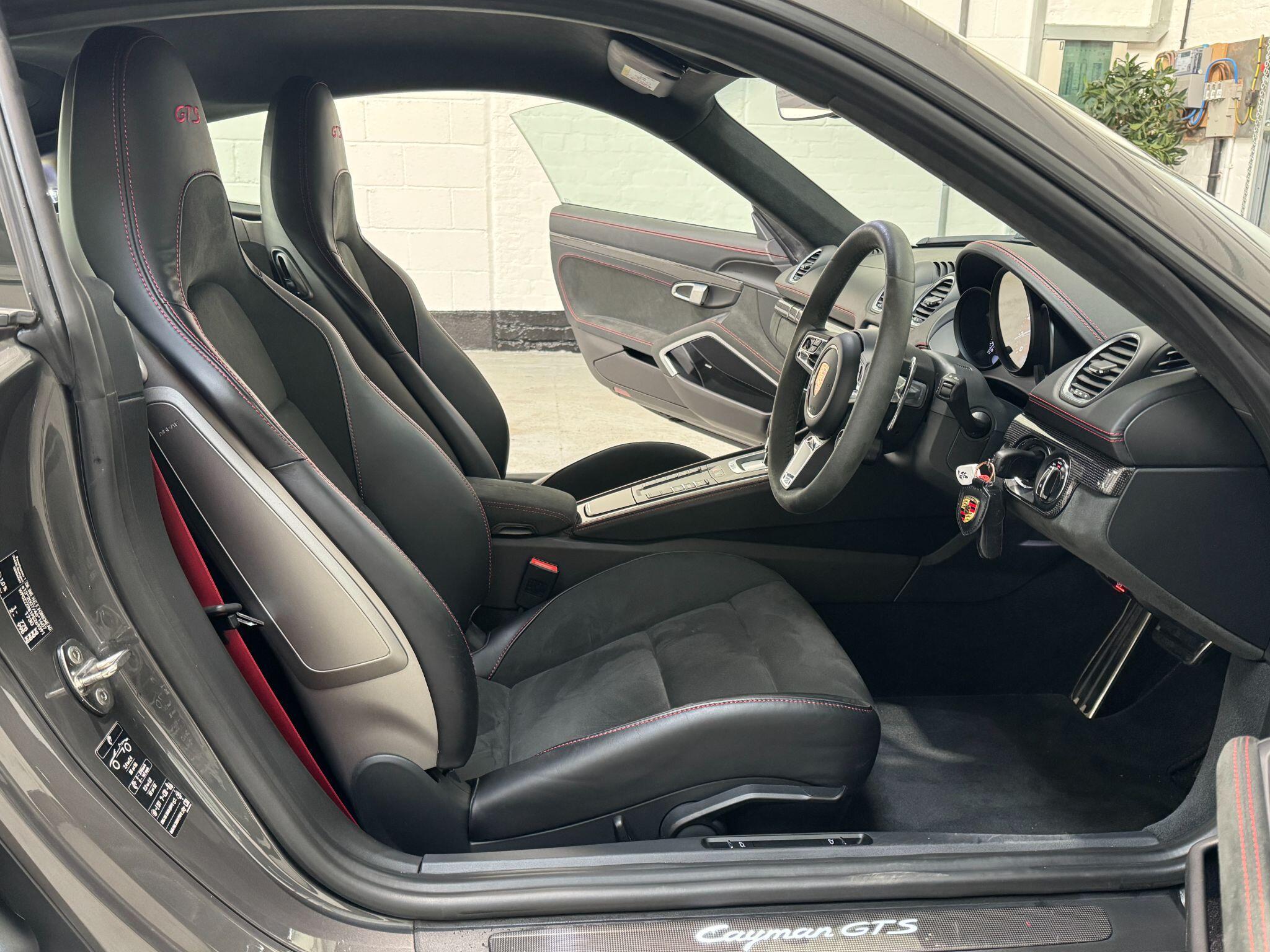 Porsche 718 Cayman - Image 20