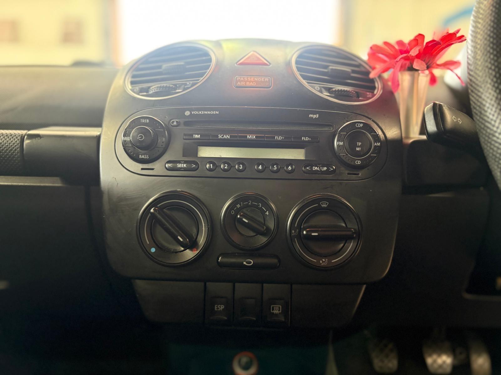 Volkswagen Beetle - Image 15