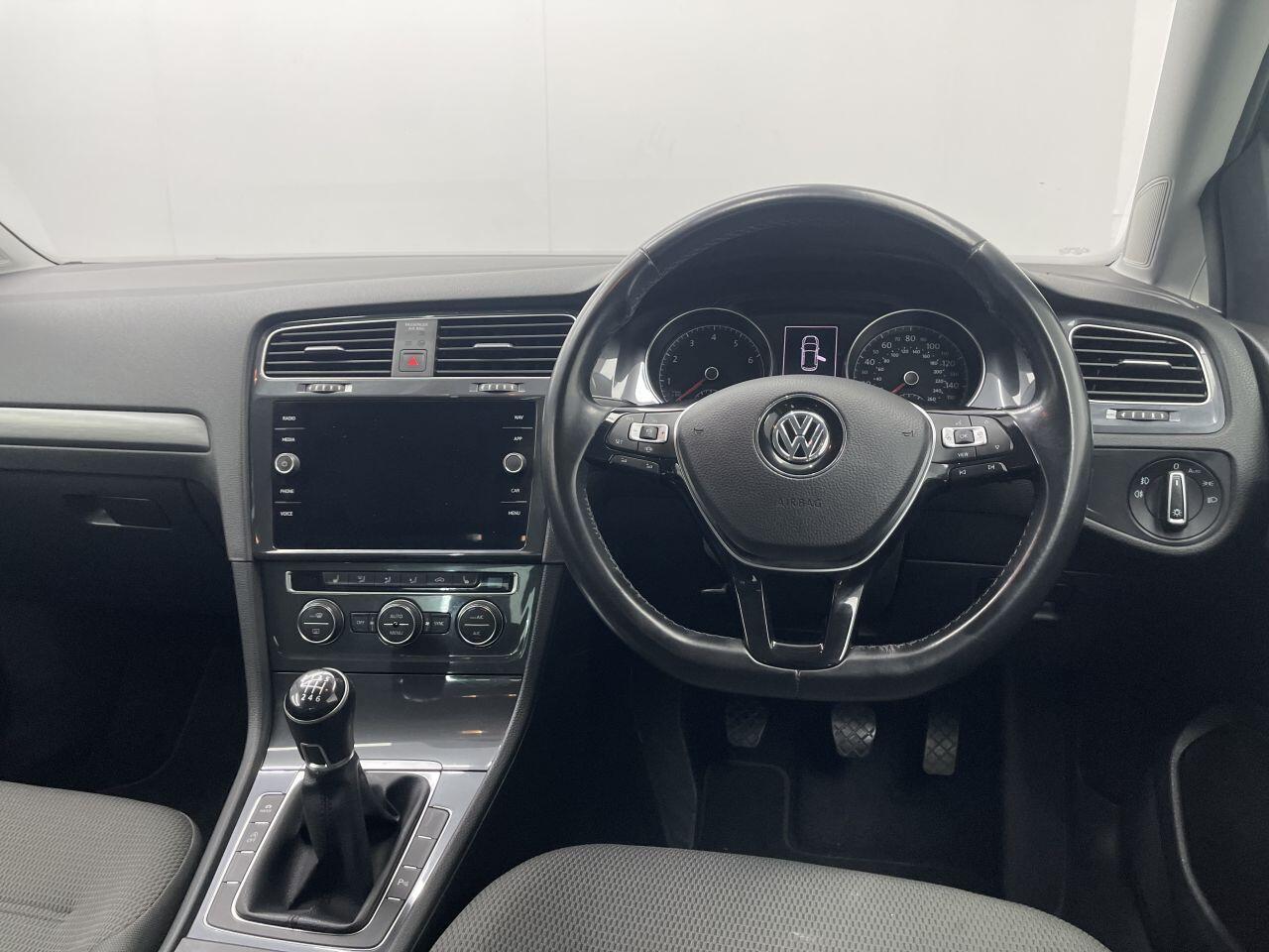 Volkswagen Golf - Image 19