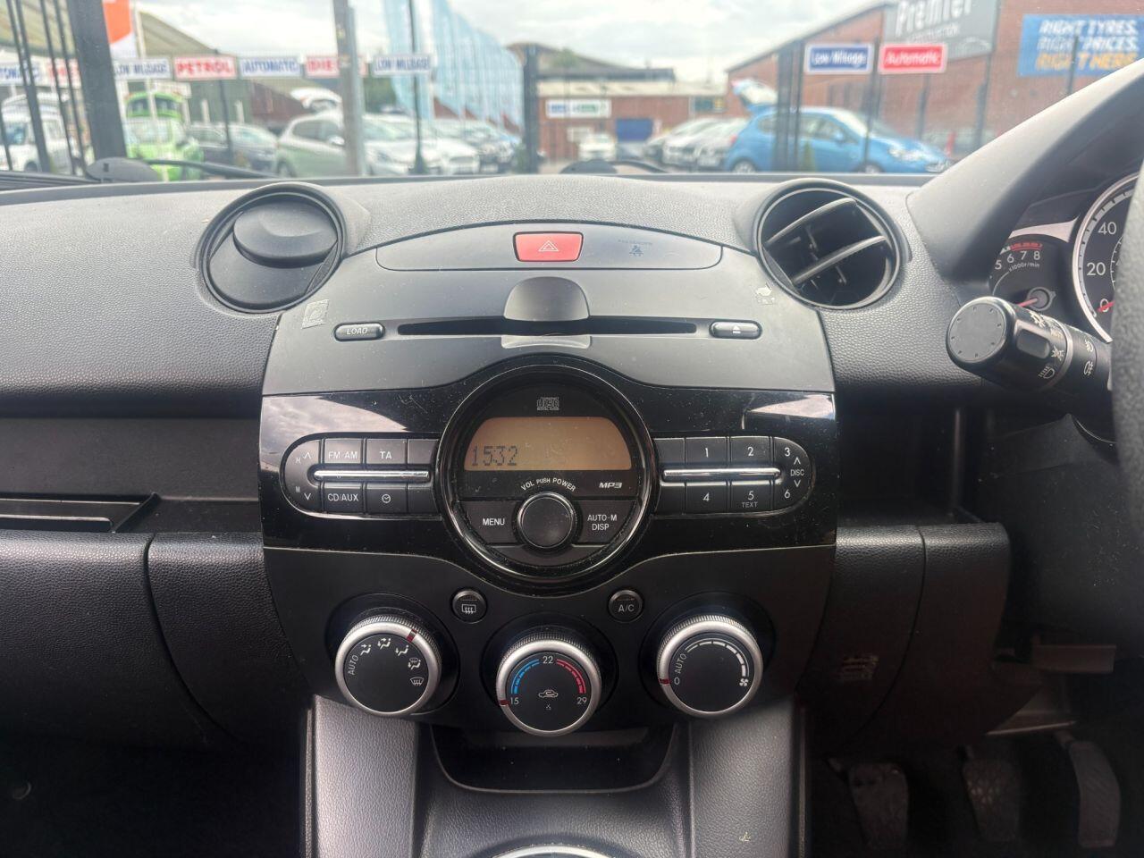Mazda MAZDA2 - Image 13