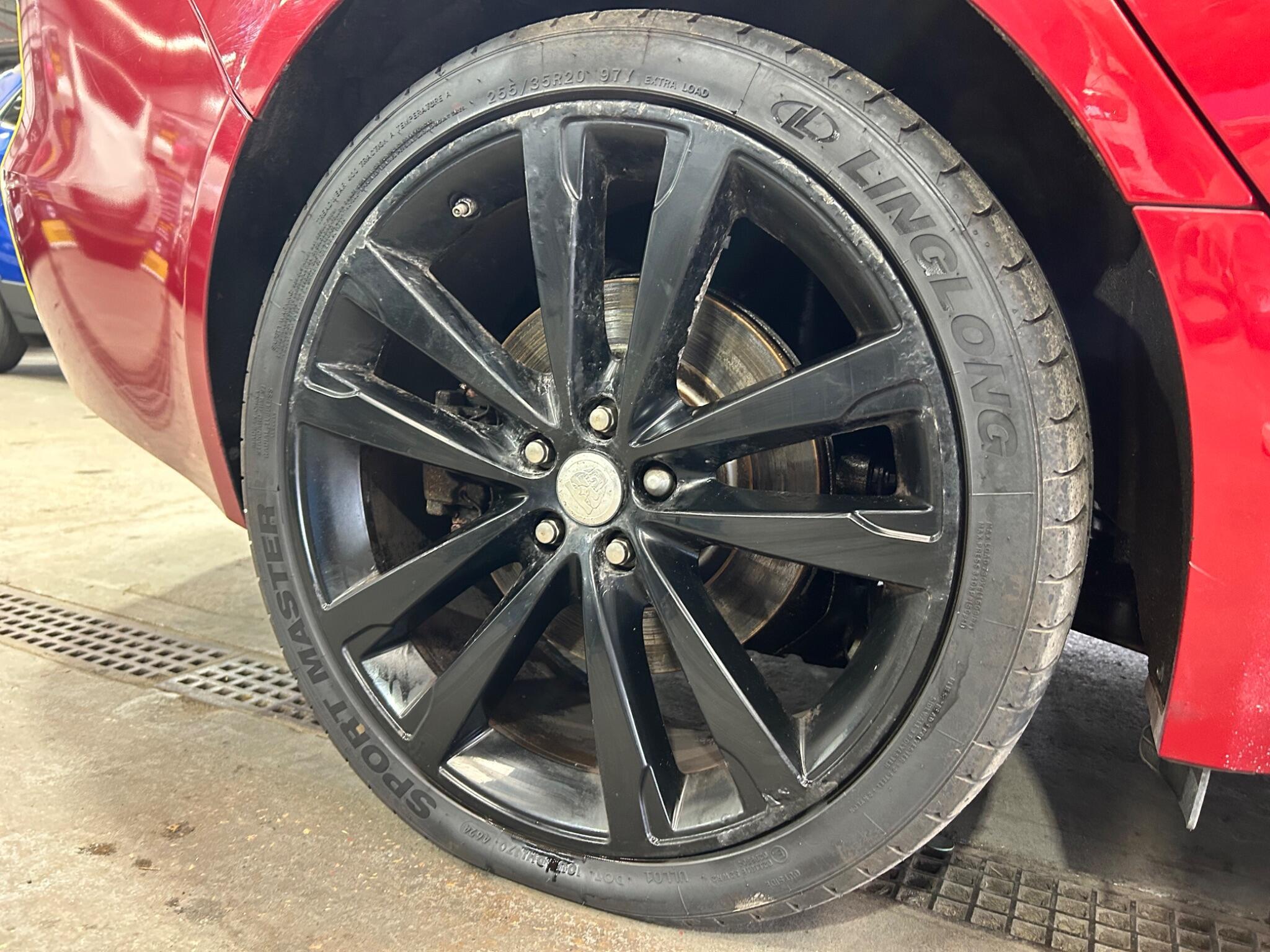 Jaguar XF - Image 34