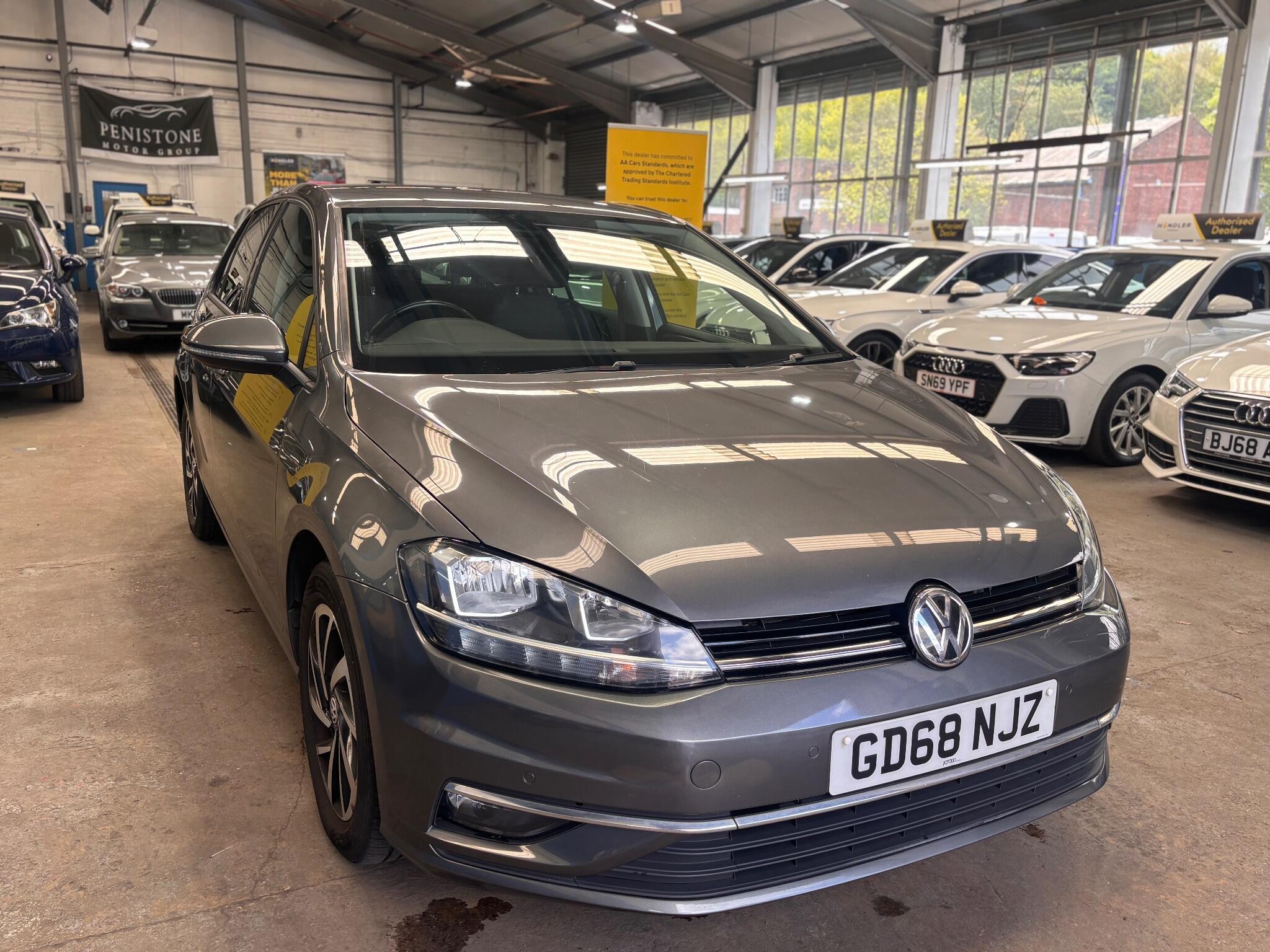 Volkswagen Golf - Image 23