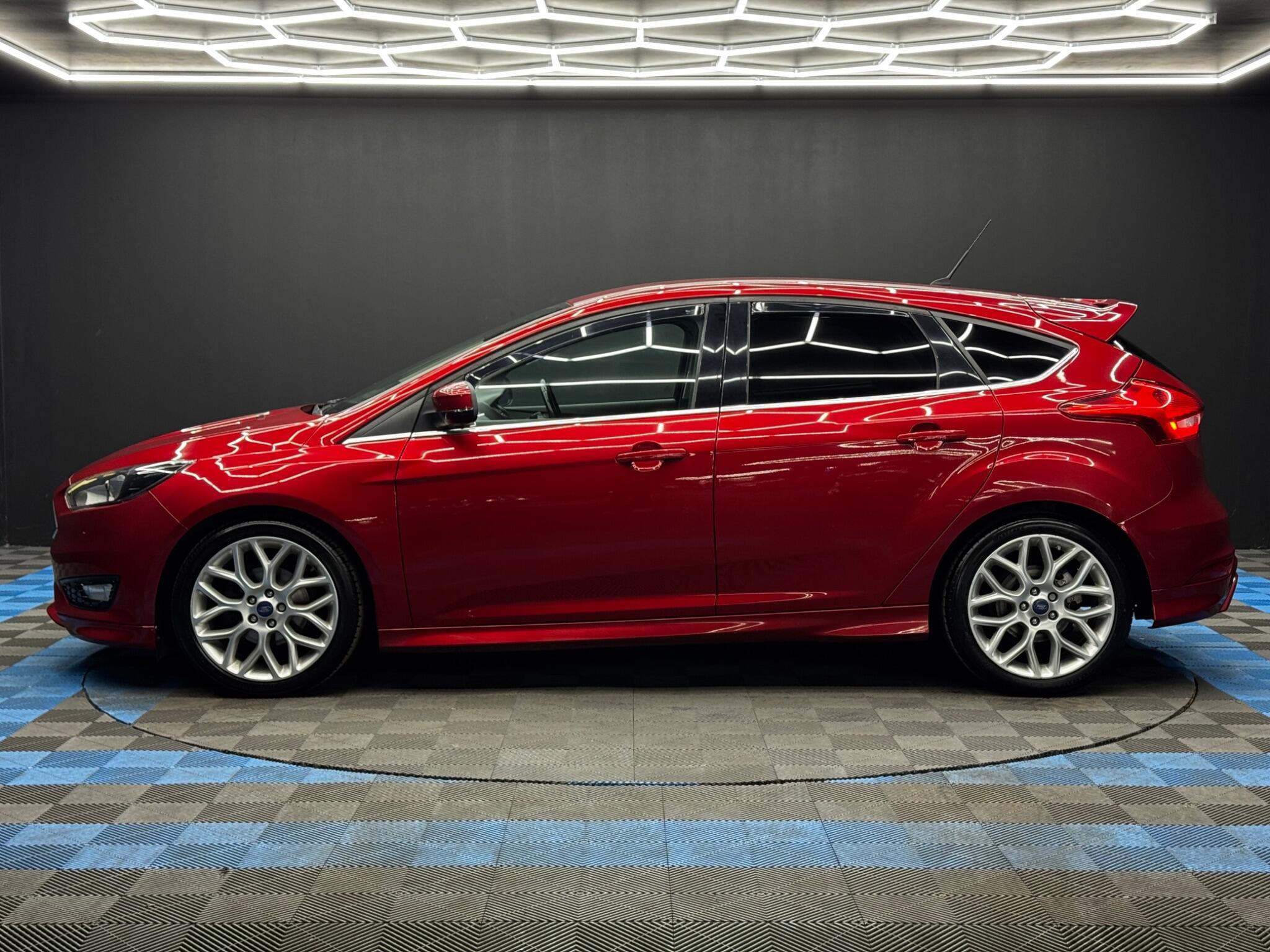 Ford Focus - Image 8