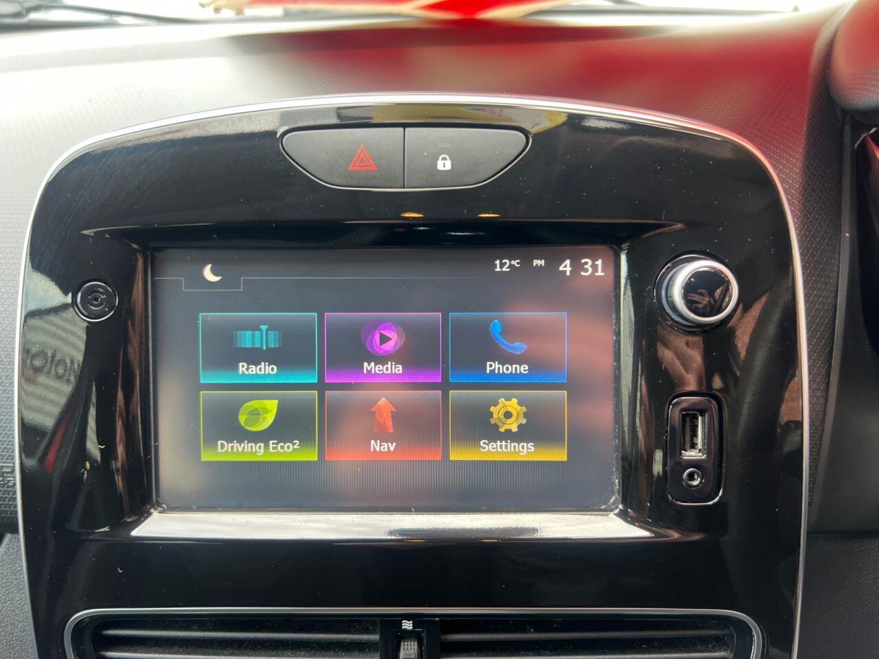 Renault Clio - Image 22