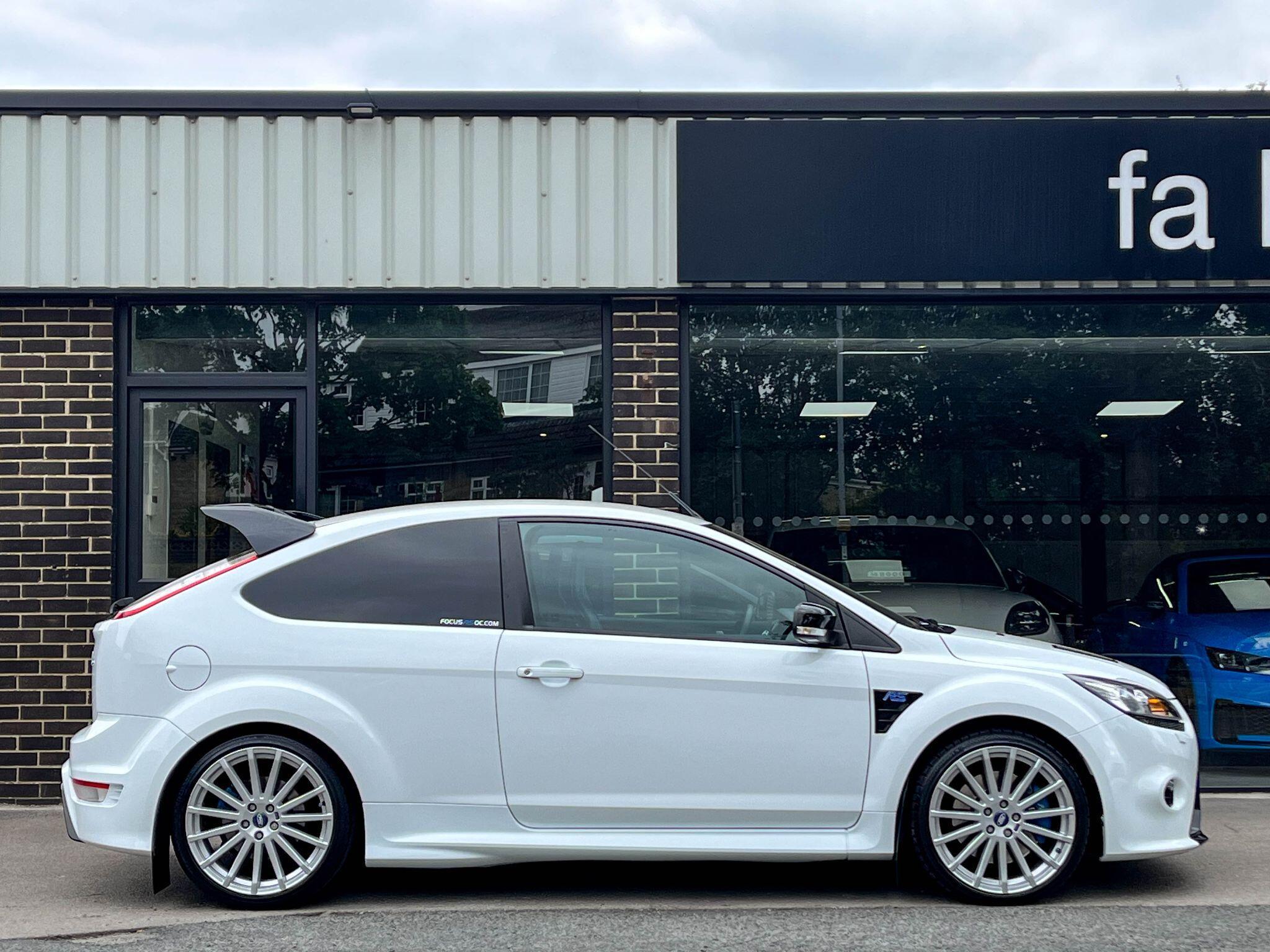 Ford Focus - Image 17