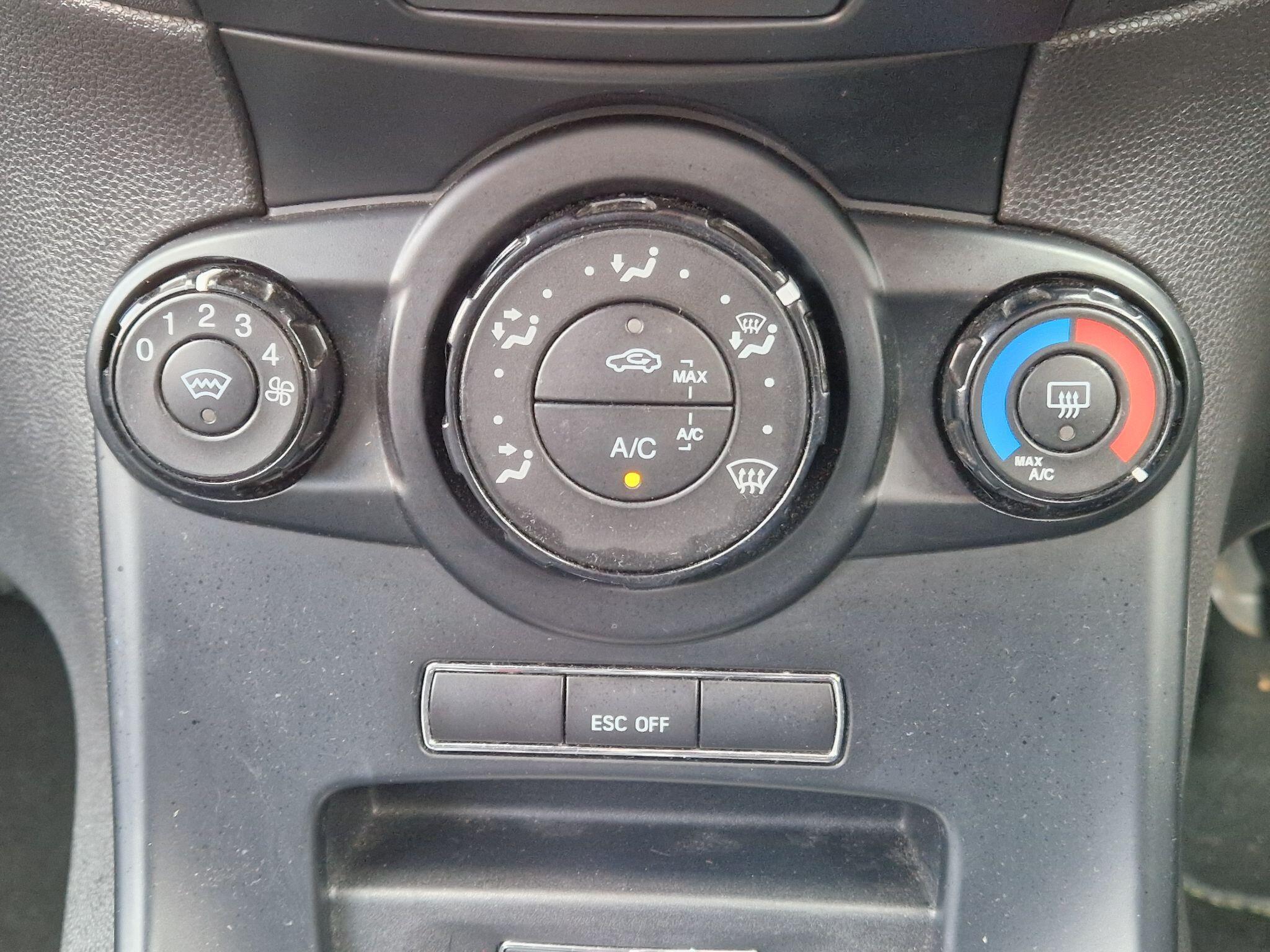 Ford Fiesta - Image 47