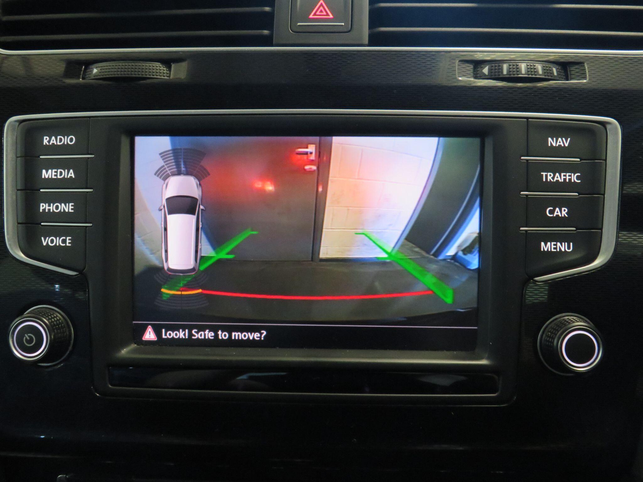 Volkswagen Golf - Image 15