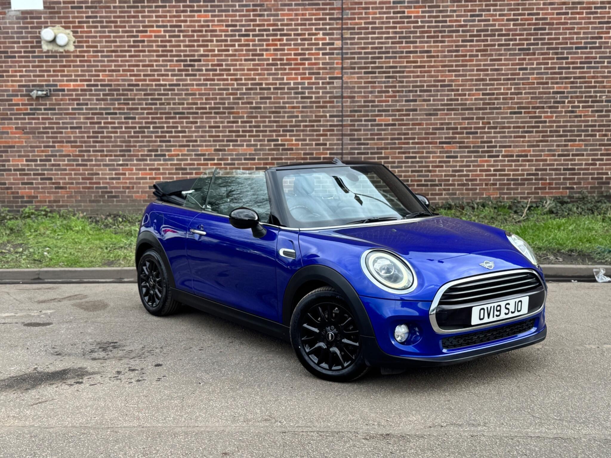 MINI Convertible - Image 4