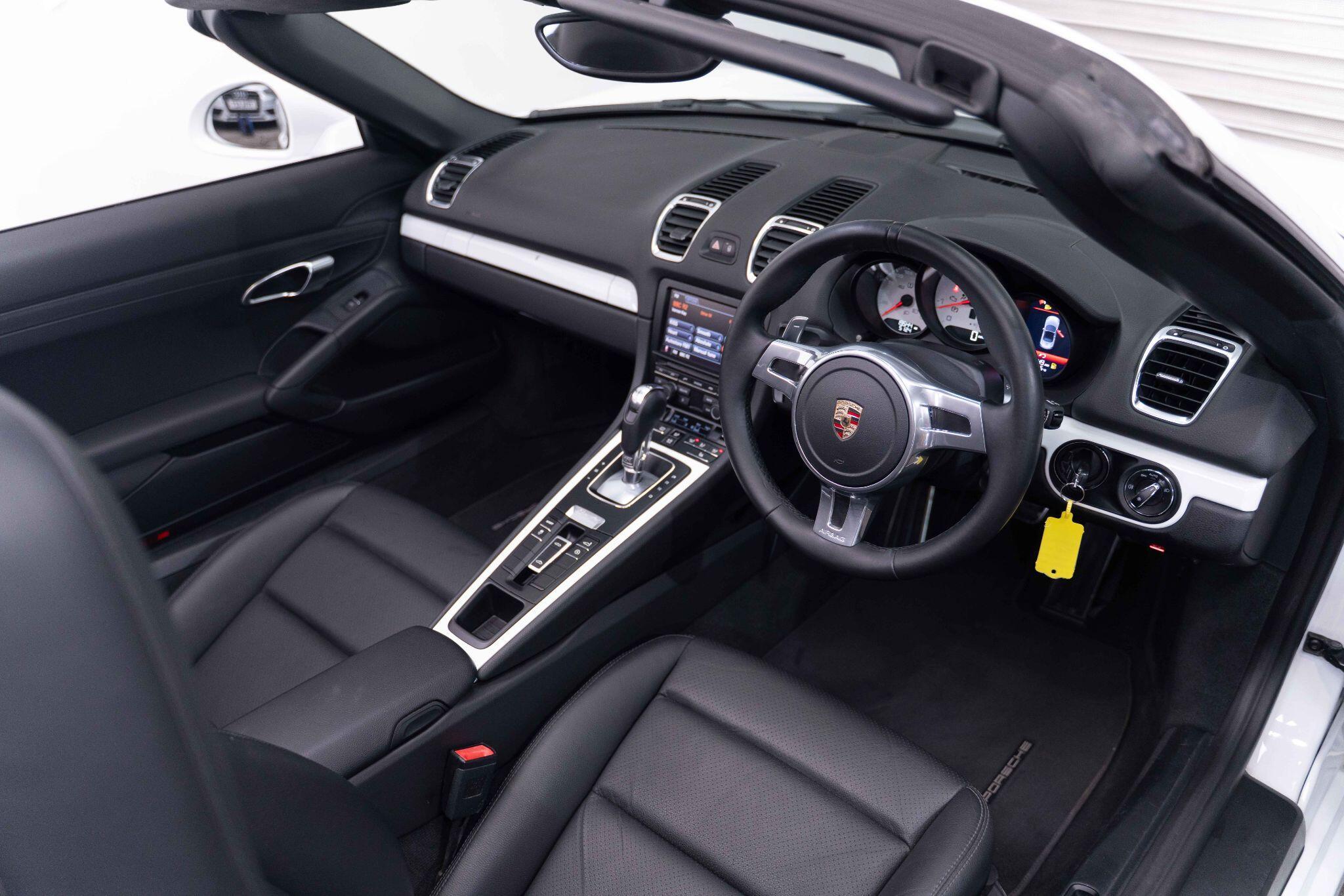 Porsche Boxster - Image 13
