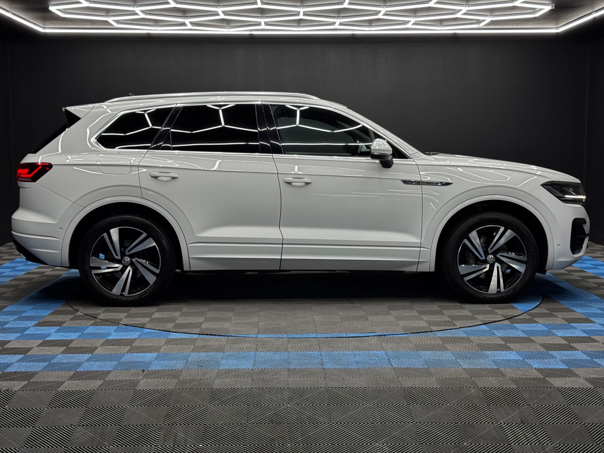 Volkswagen Touareg - Image 4