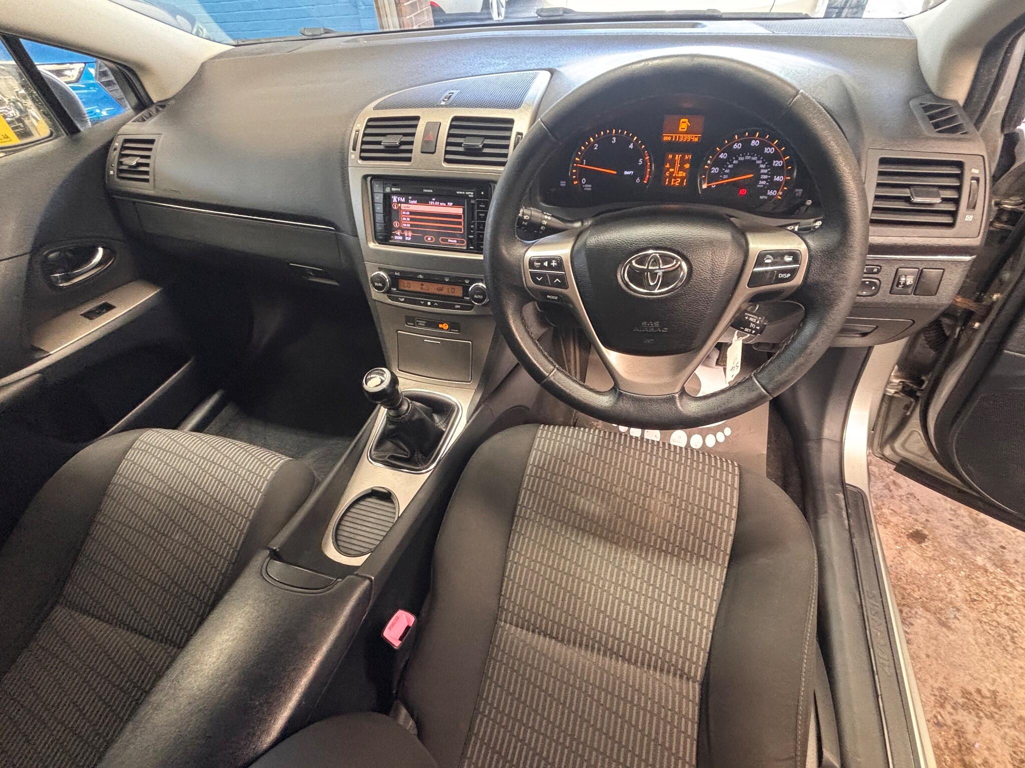 Toyota Avensis - Image 17