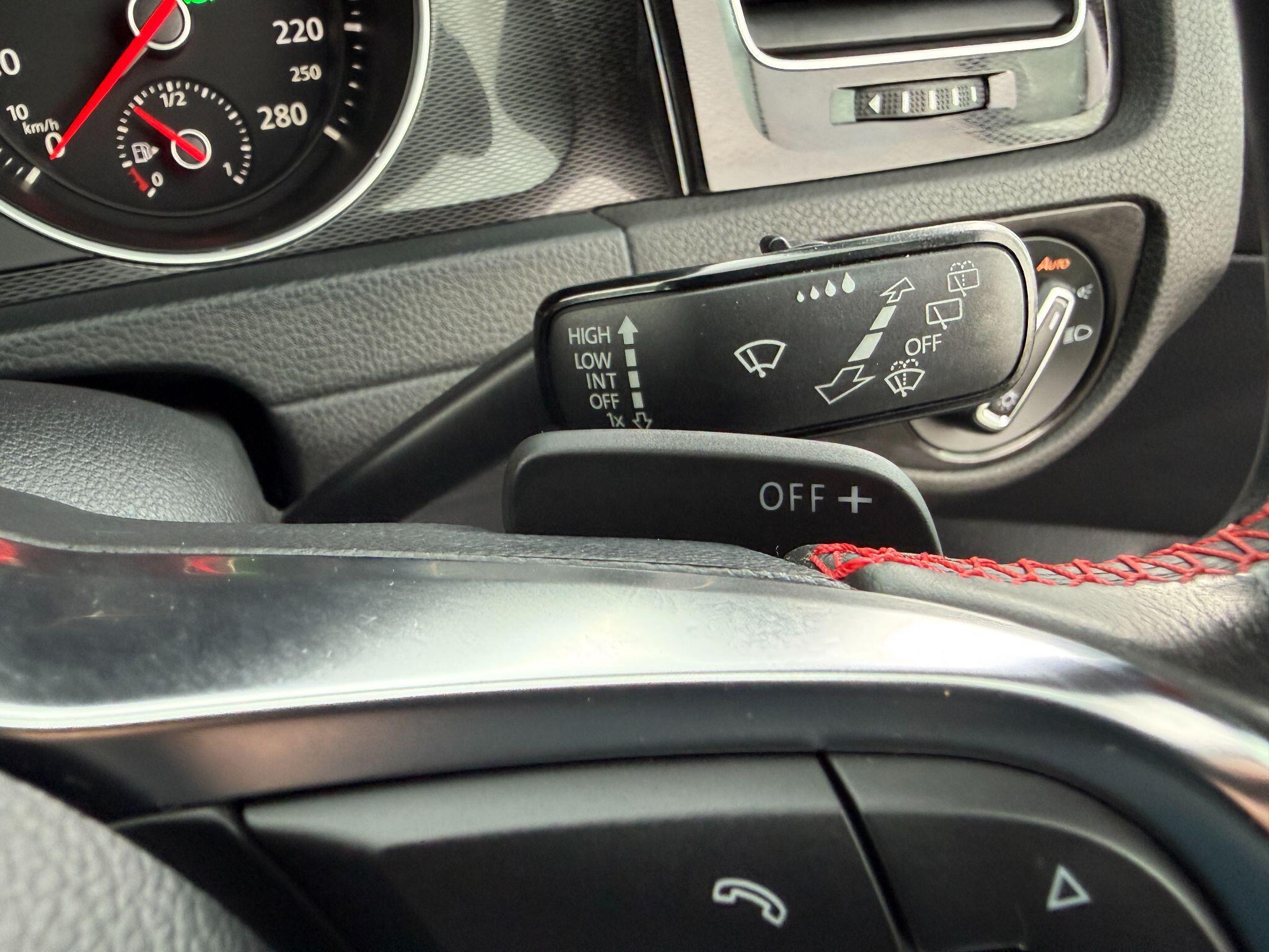 Volkswagen Golf - Image 48