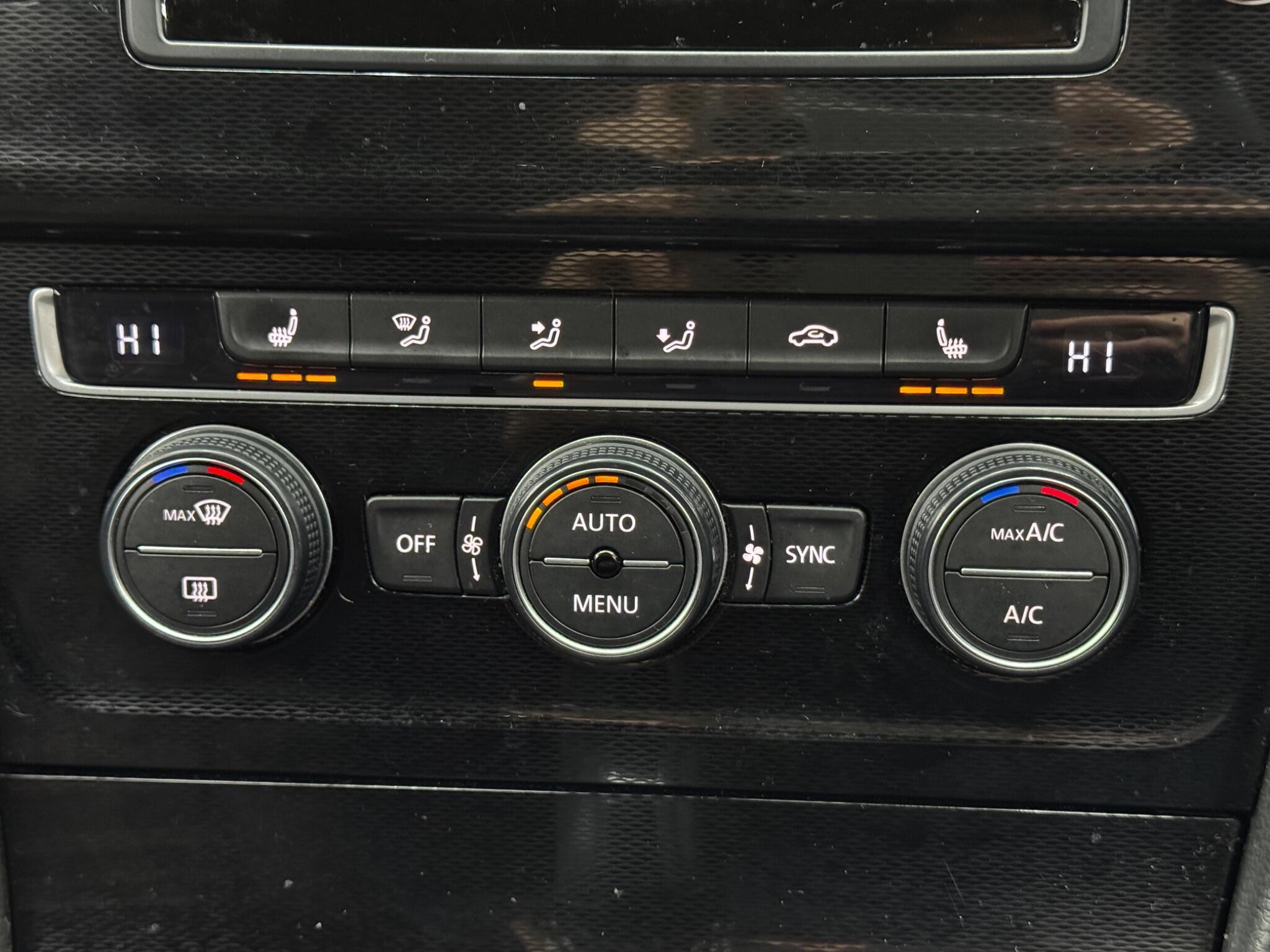 Volkswagen Golf - Image 28