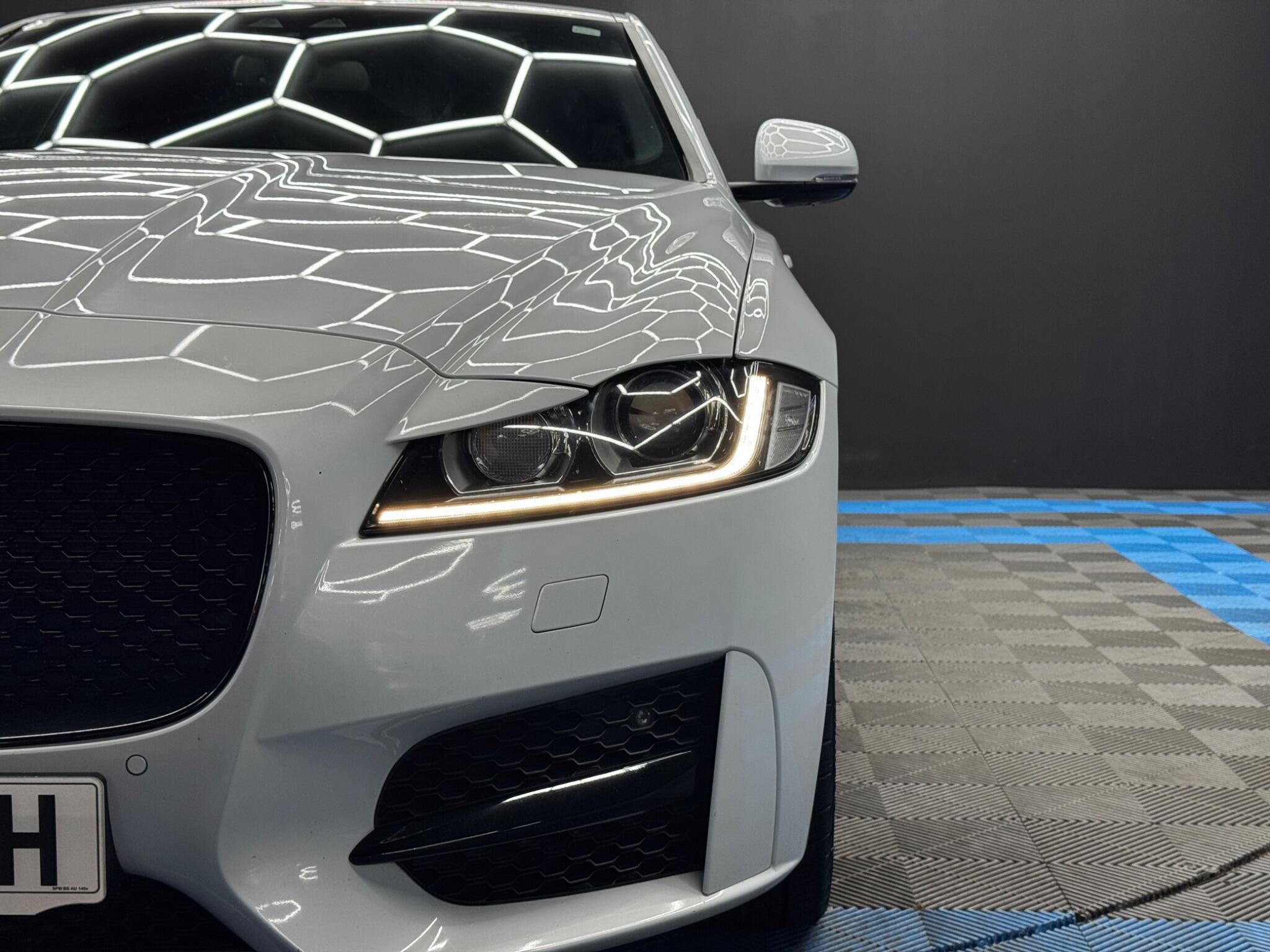 Jaguar XF - Image 43
