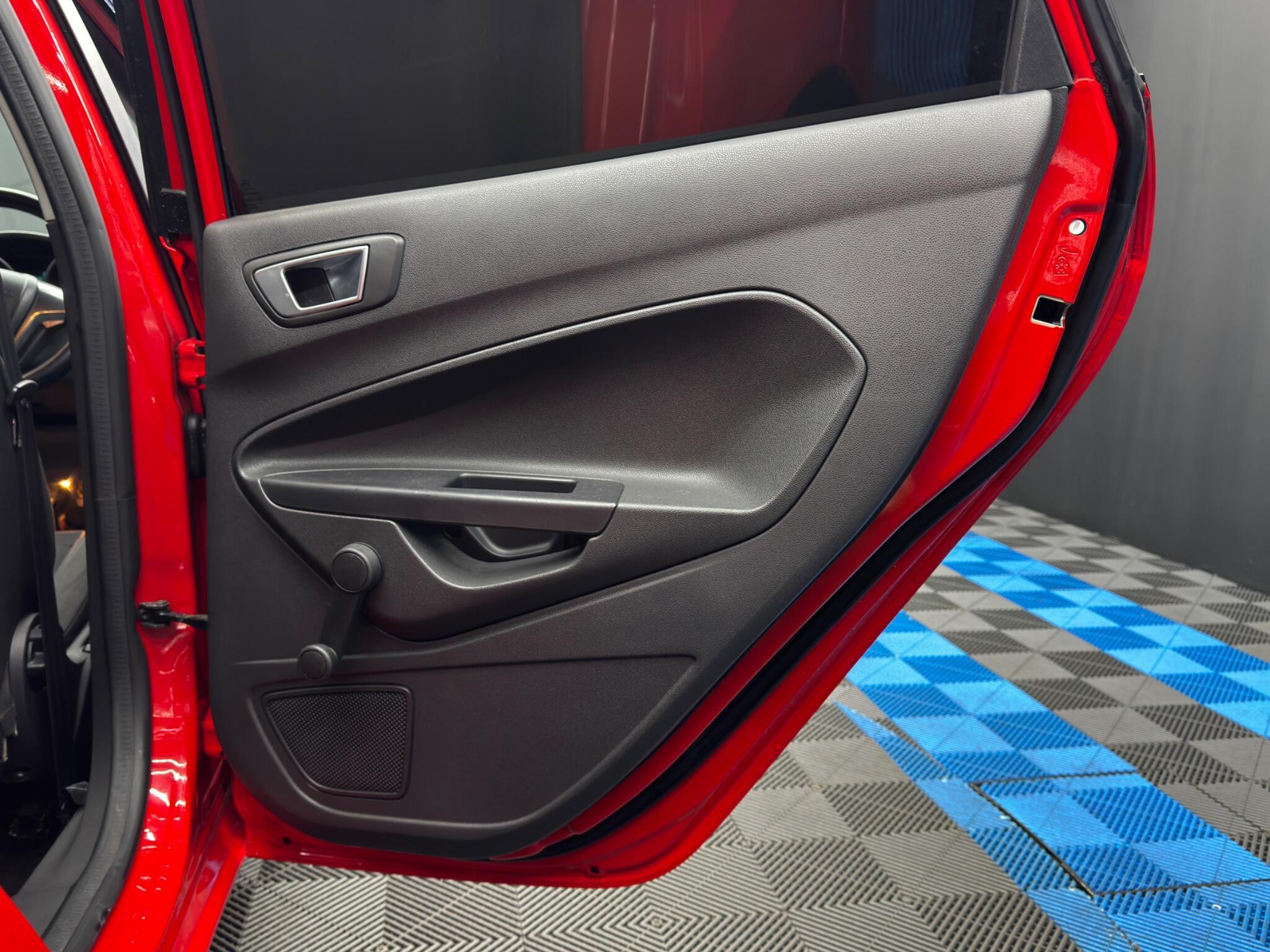 Ford Fiesta - Image 35