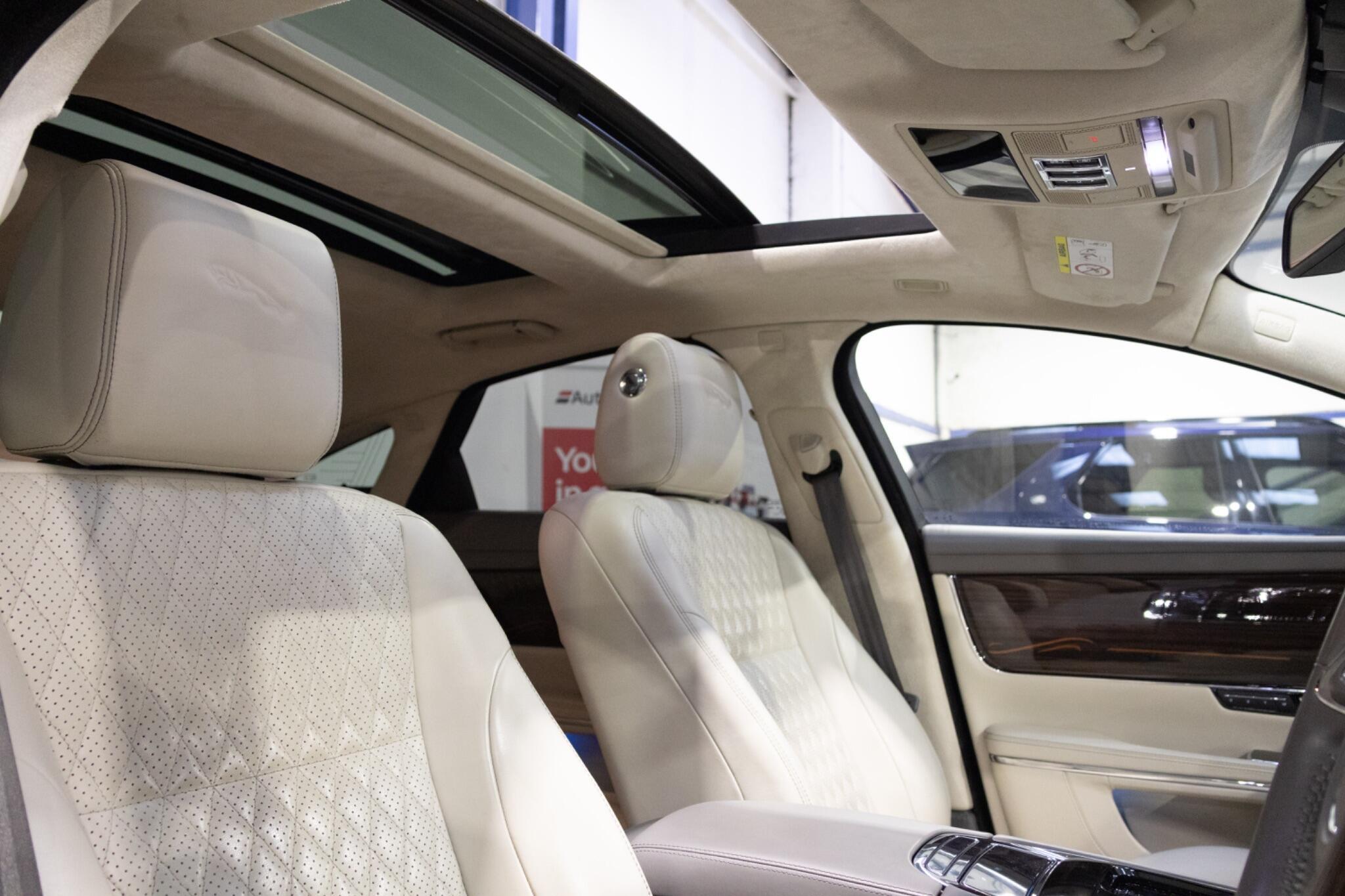 Jaguar XJ - Image 44