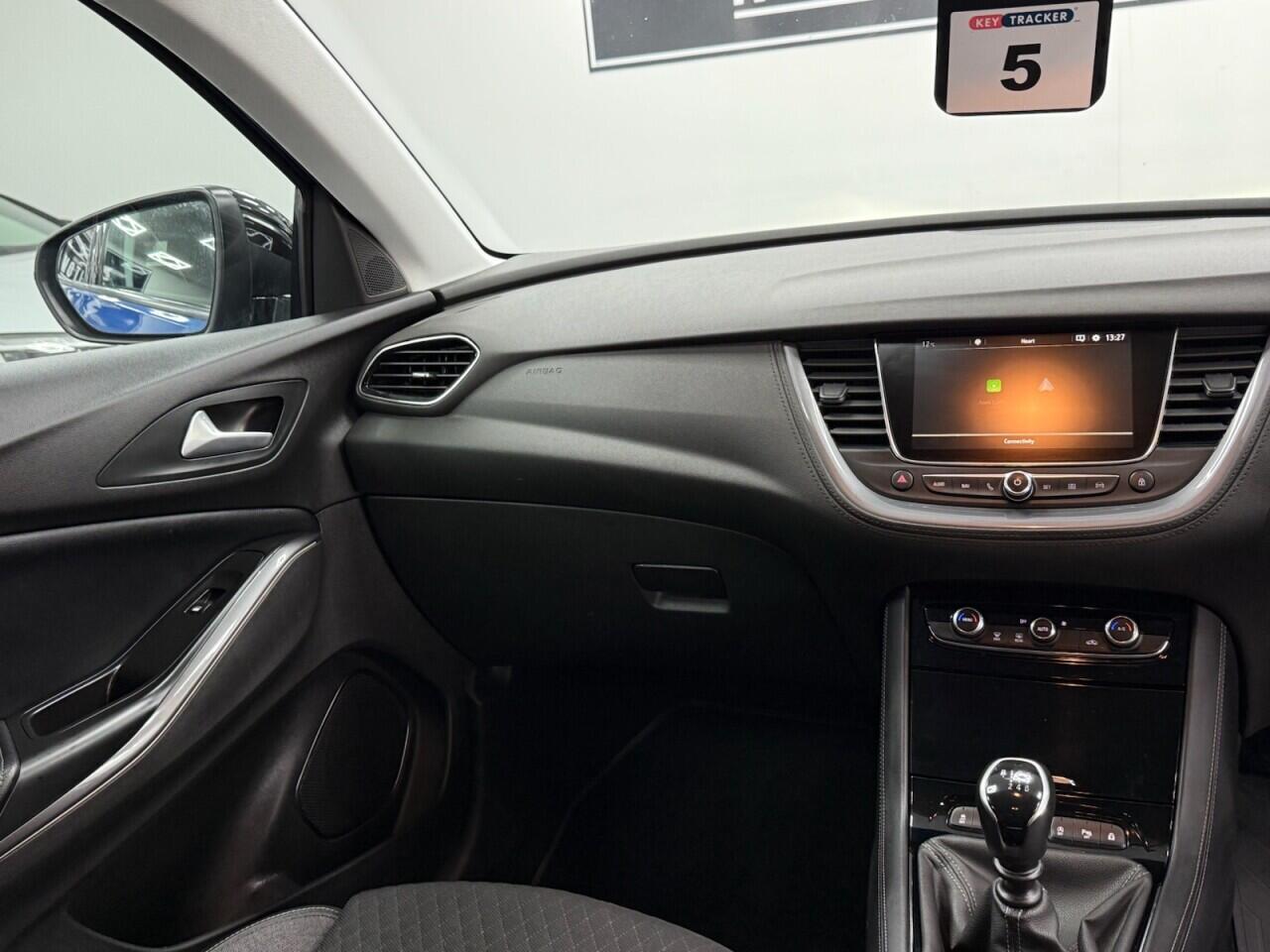 Vauxhall Grandland X - Image 33