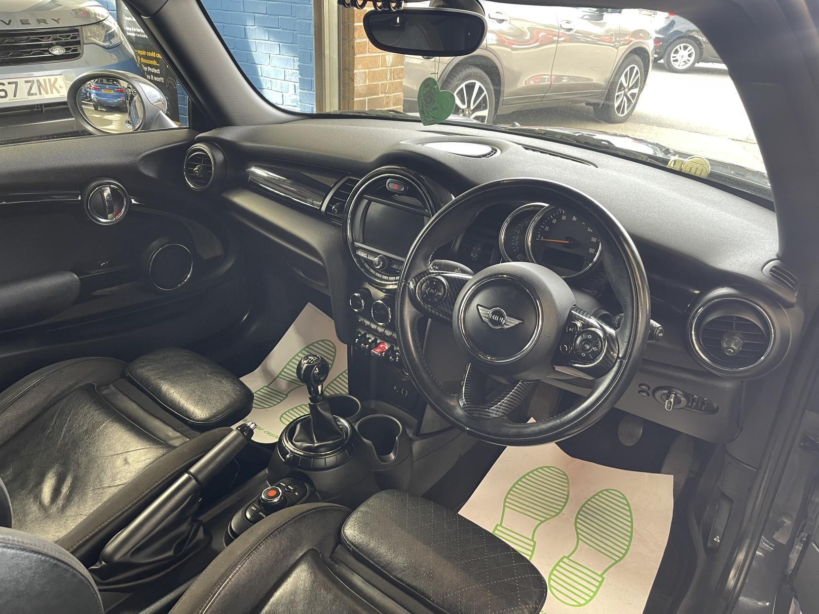MINI Hatch - Image 13