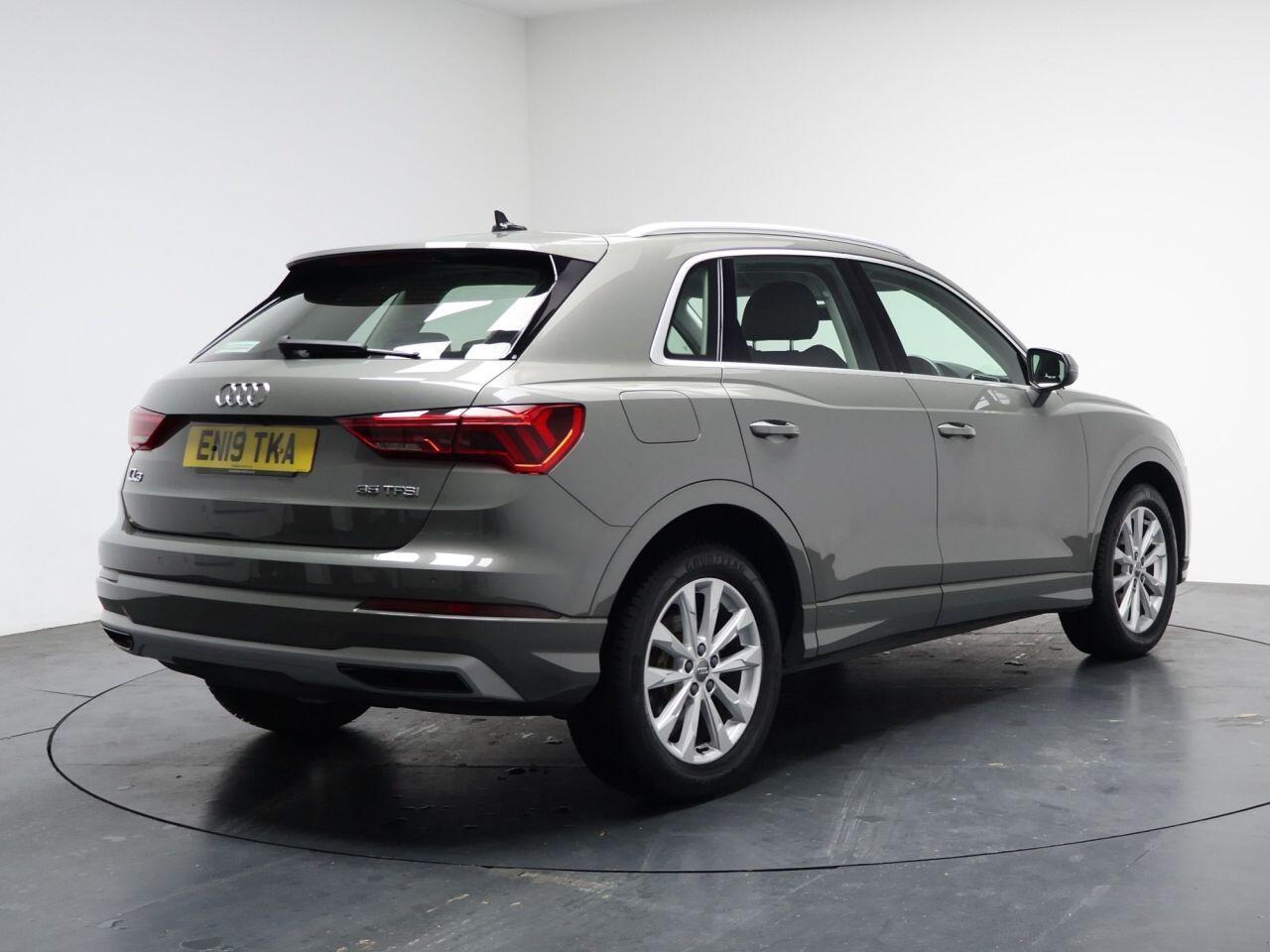 Audi Q3 - Image 12