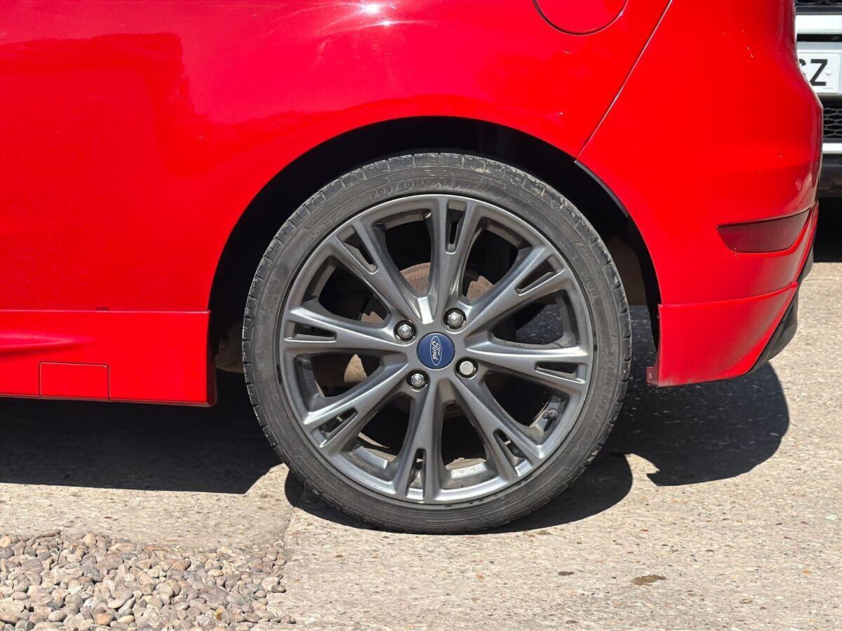 Ford Fiesta - Image 13