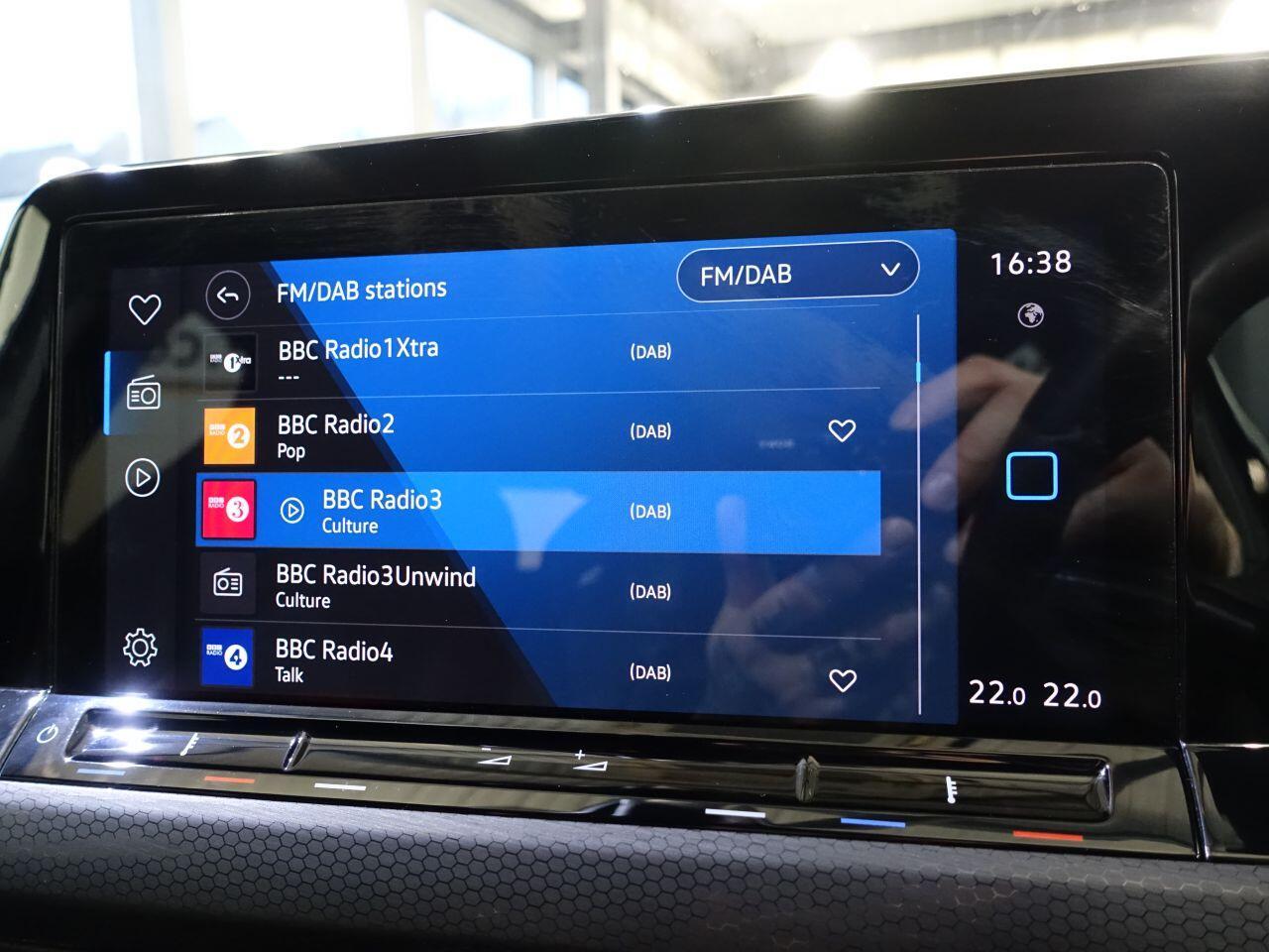 Volkswagen Golf - Image 33