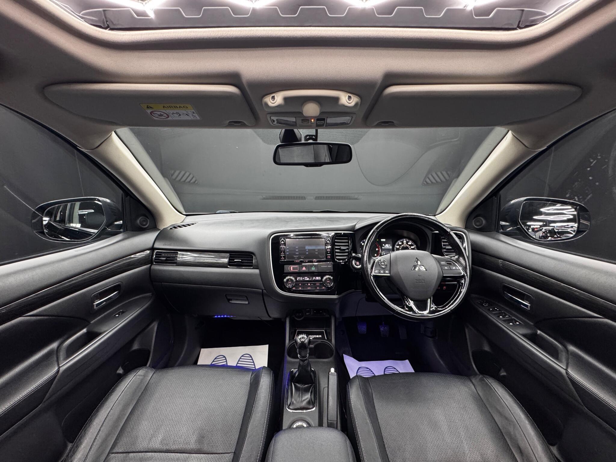 Mitsubishi Outlander - Image 17