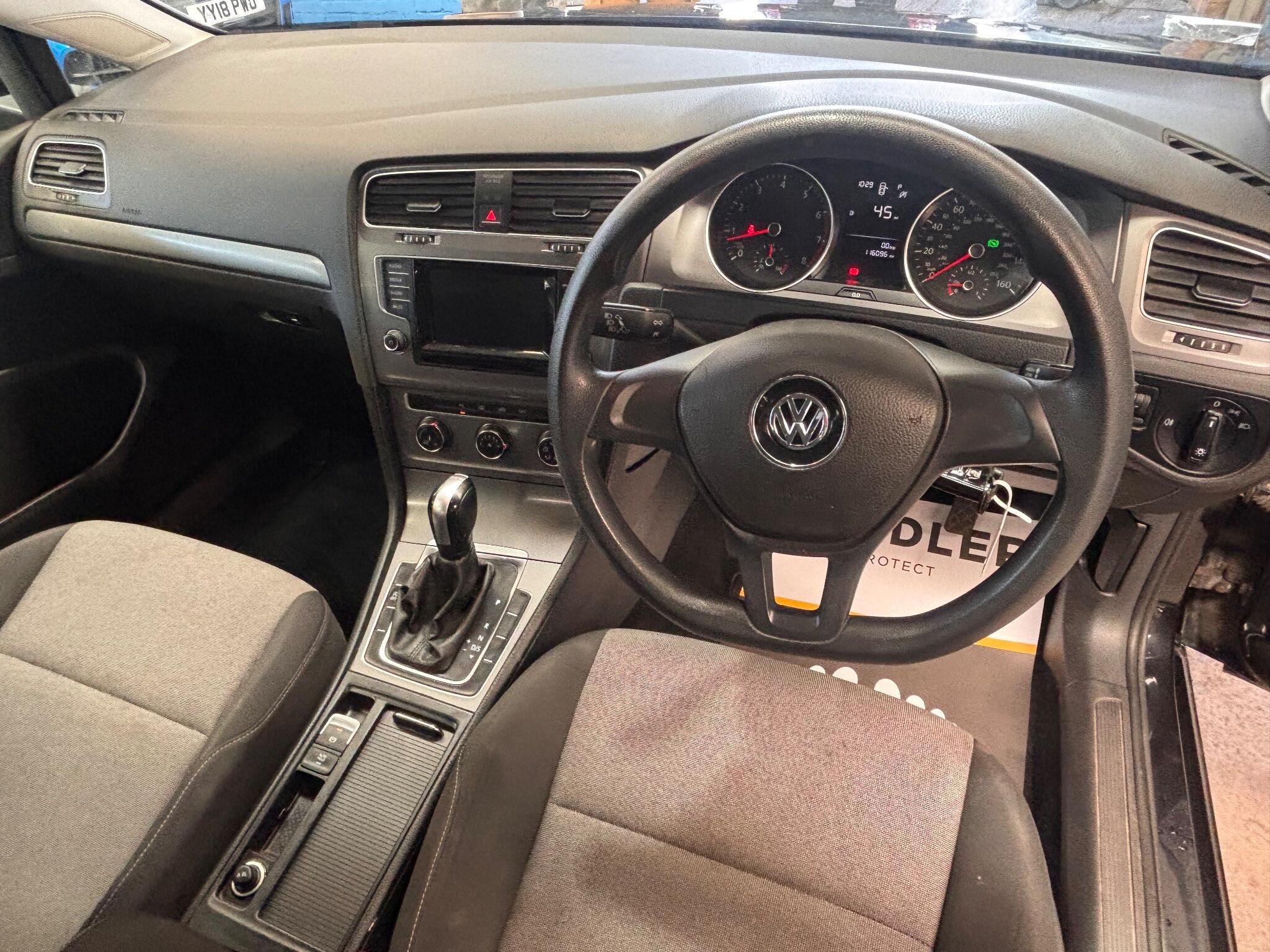 Volkswagen Golf - Image 17