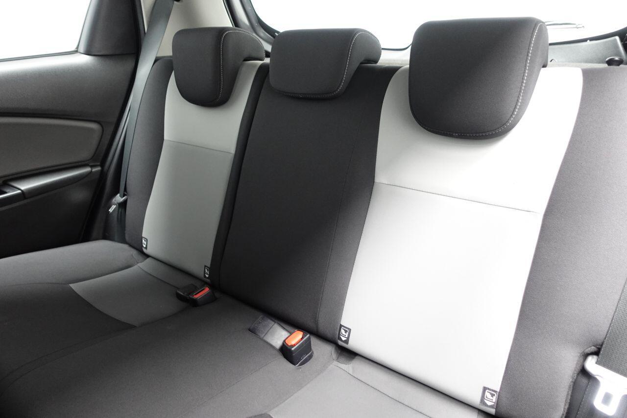 Toyota Yaris - Image 19
