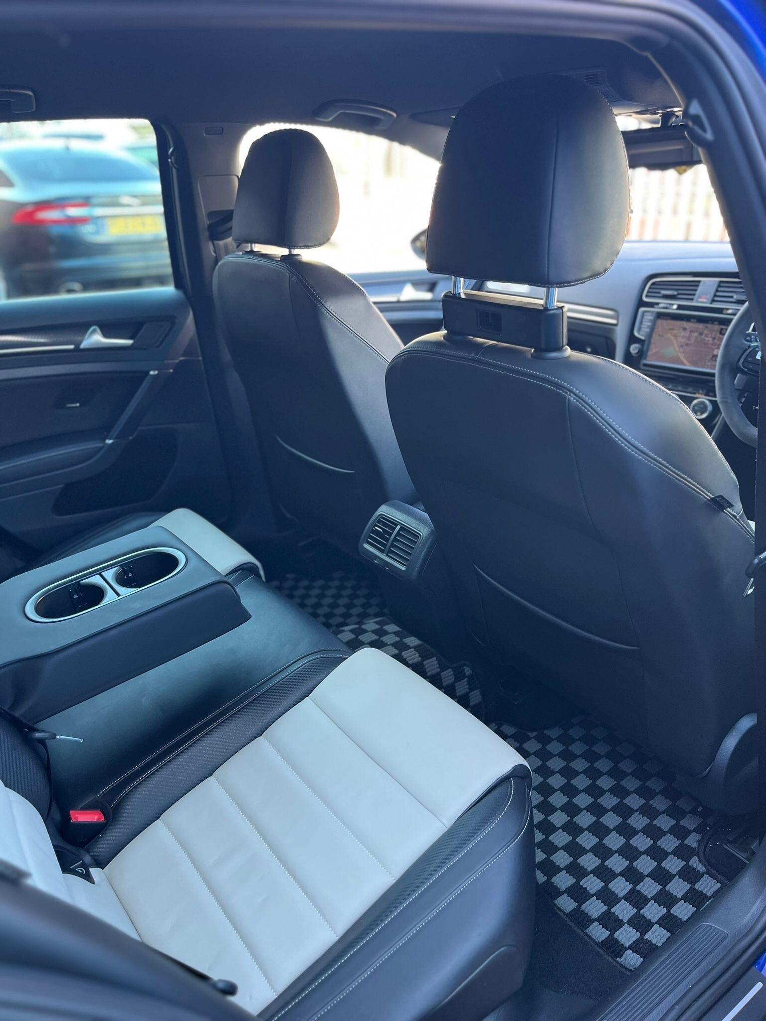 Volkswagen Golf - Image 33