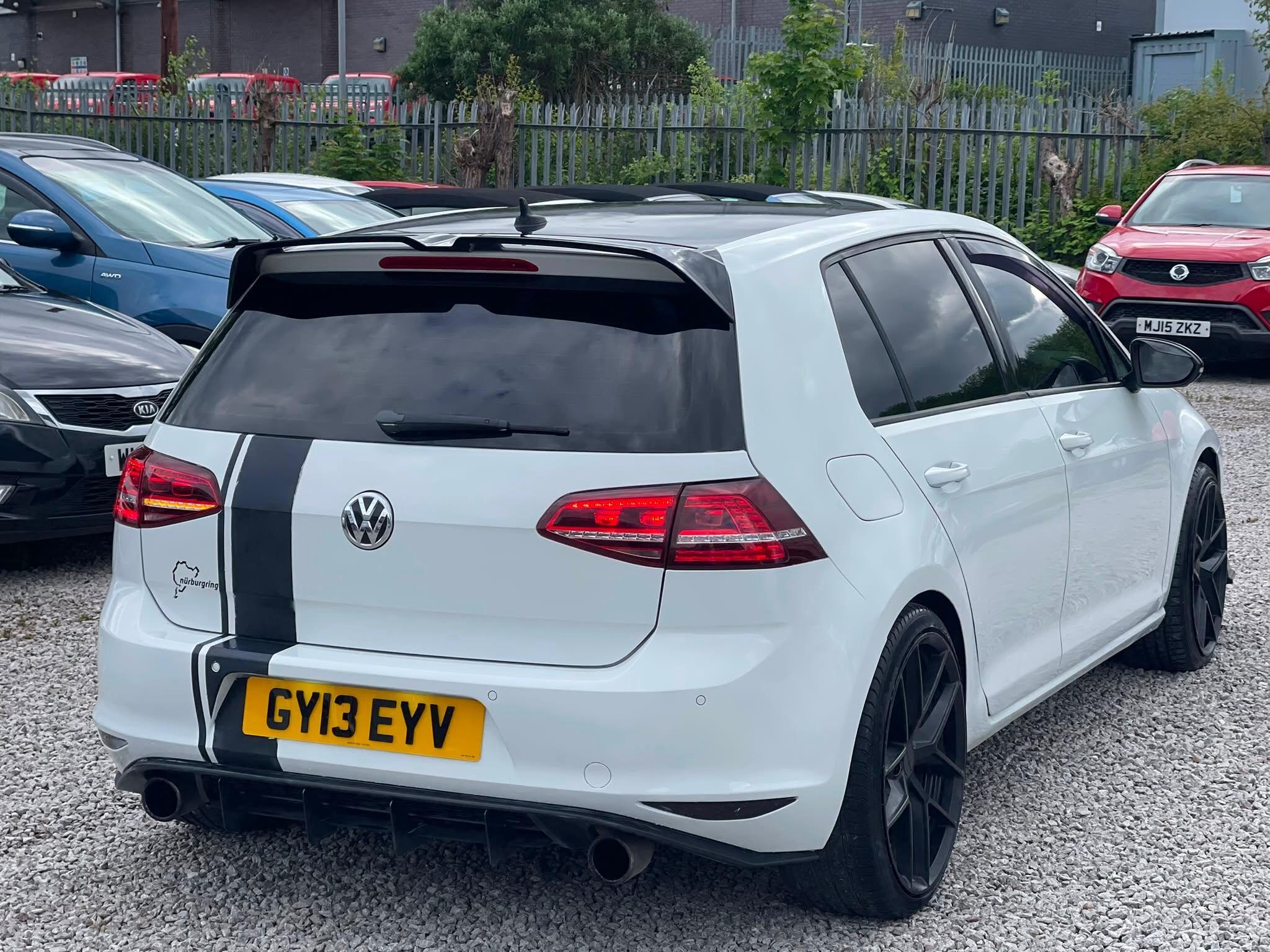 Volkswagen Golf - Image 9