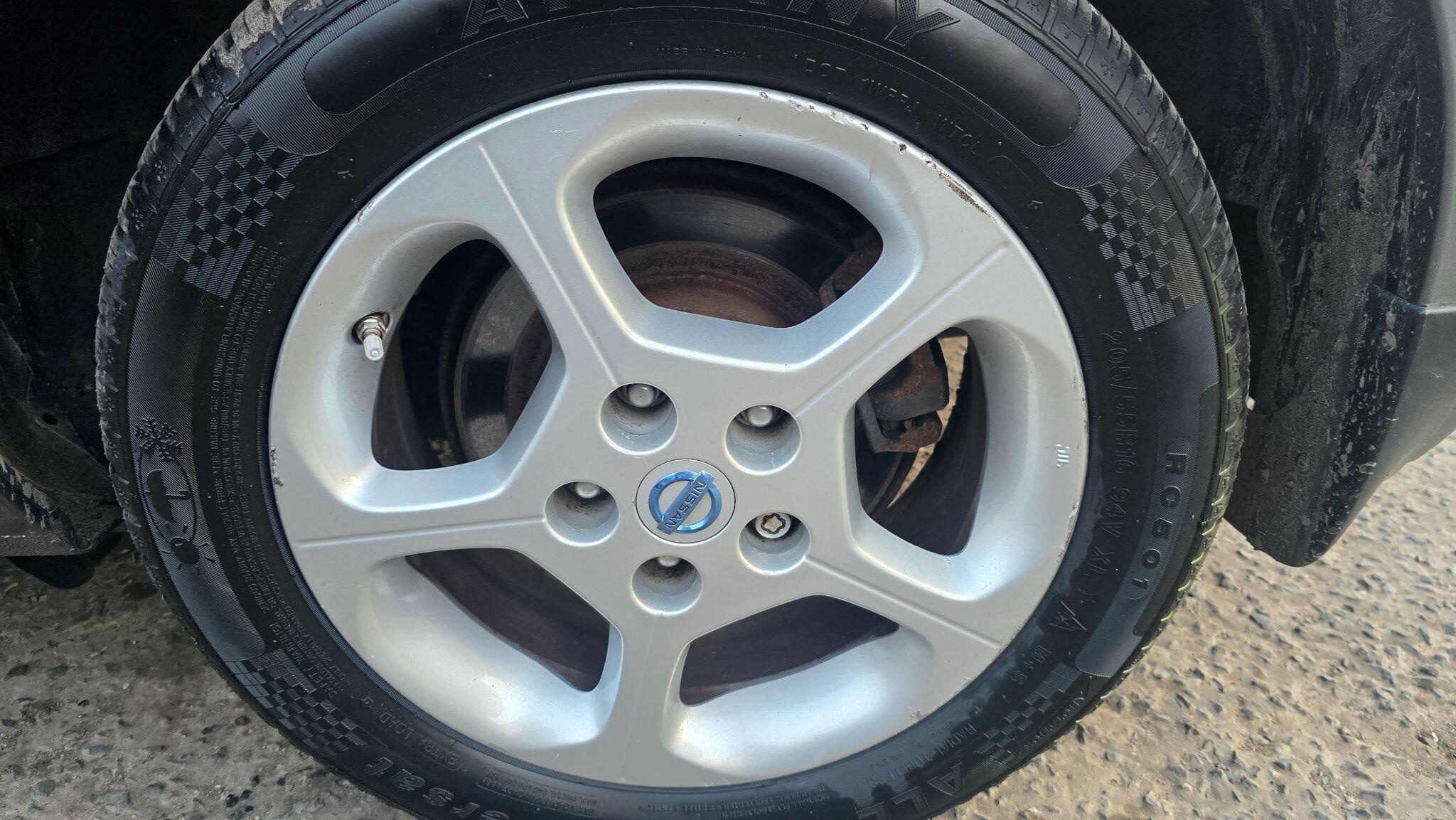 Nissan Leaf - Image 41