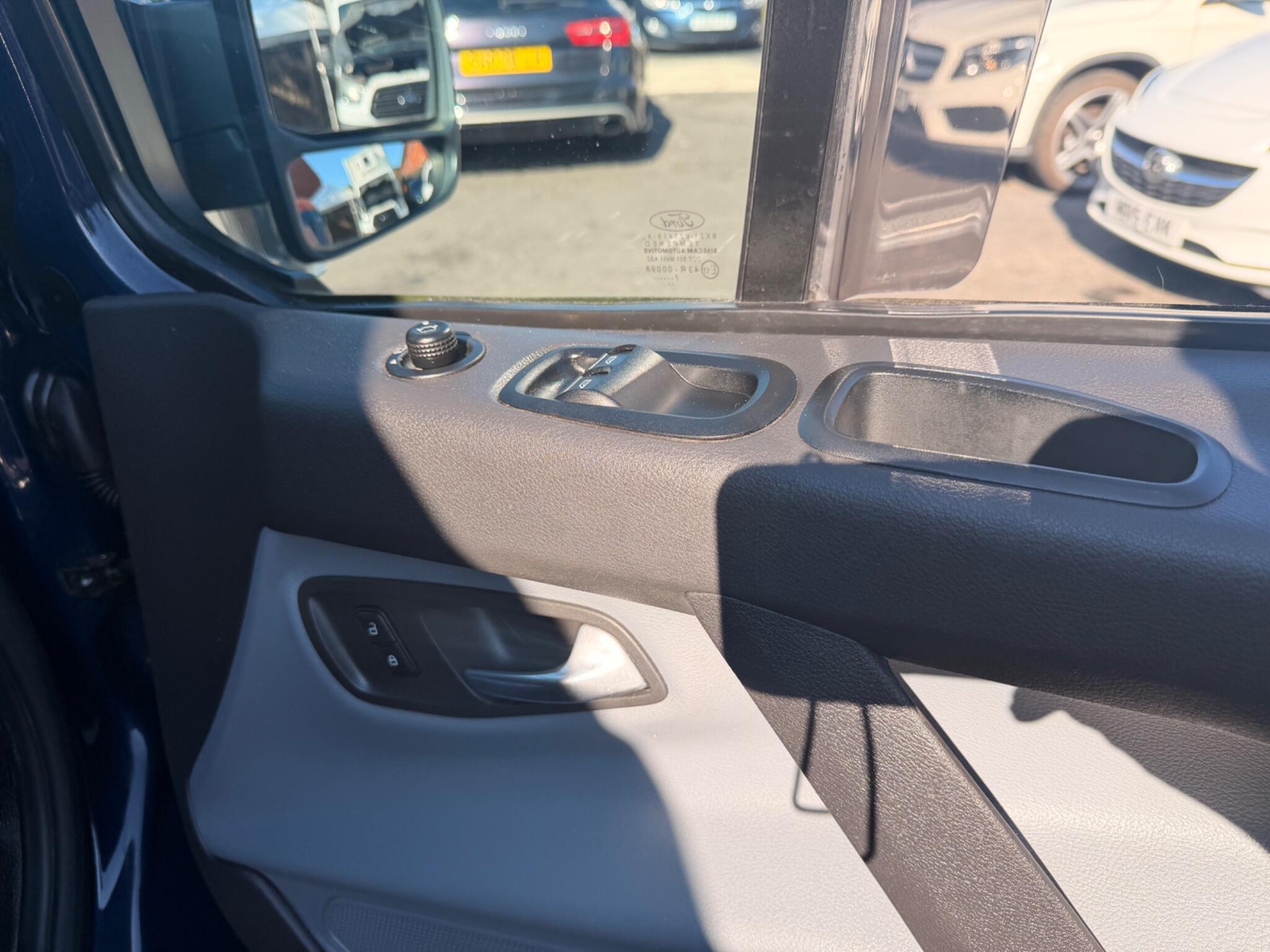 Ford Transit Custom - Image 26