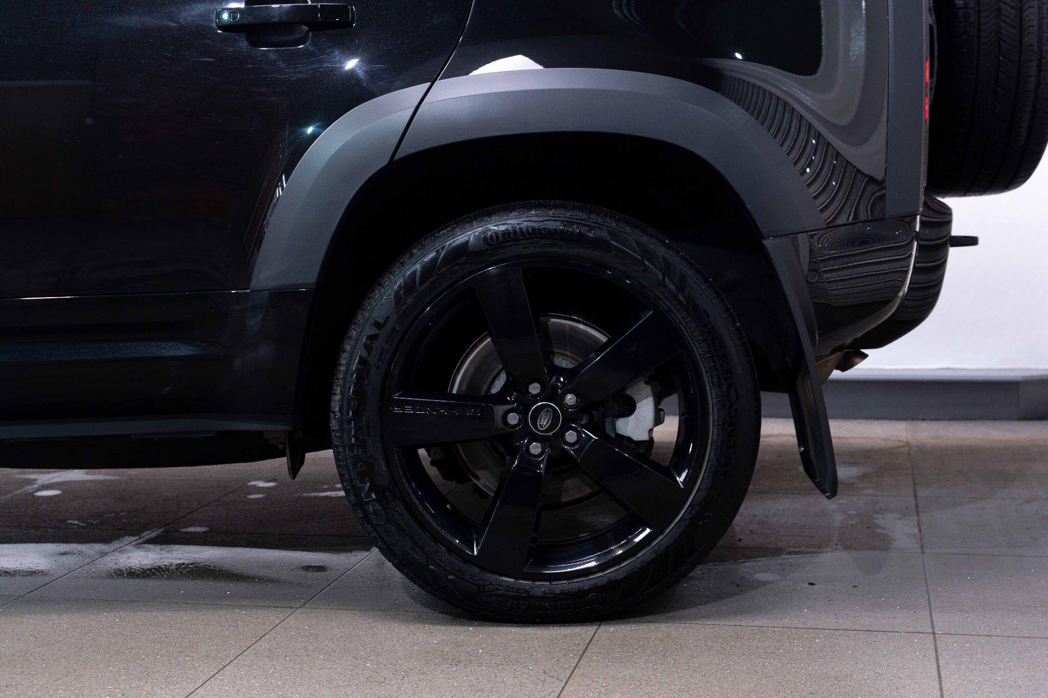 Land Rover Defender 110 - Image 28