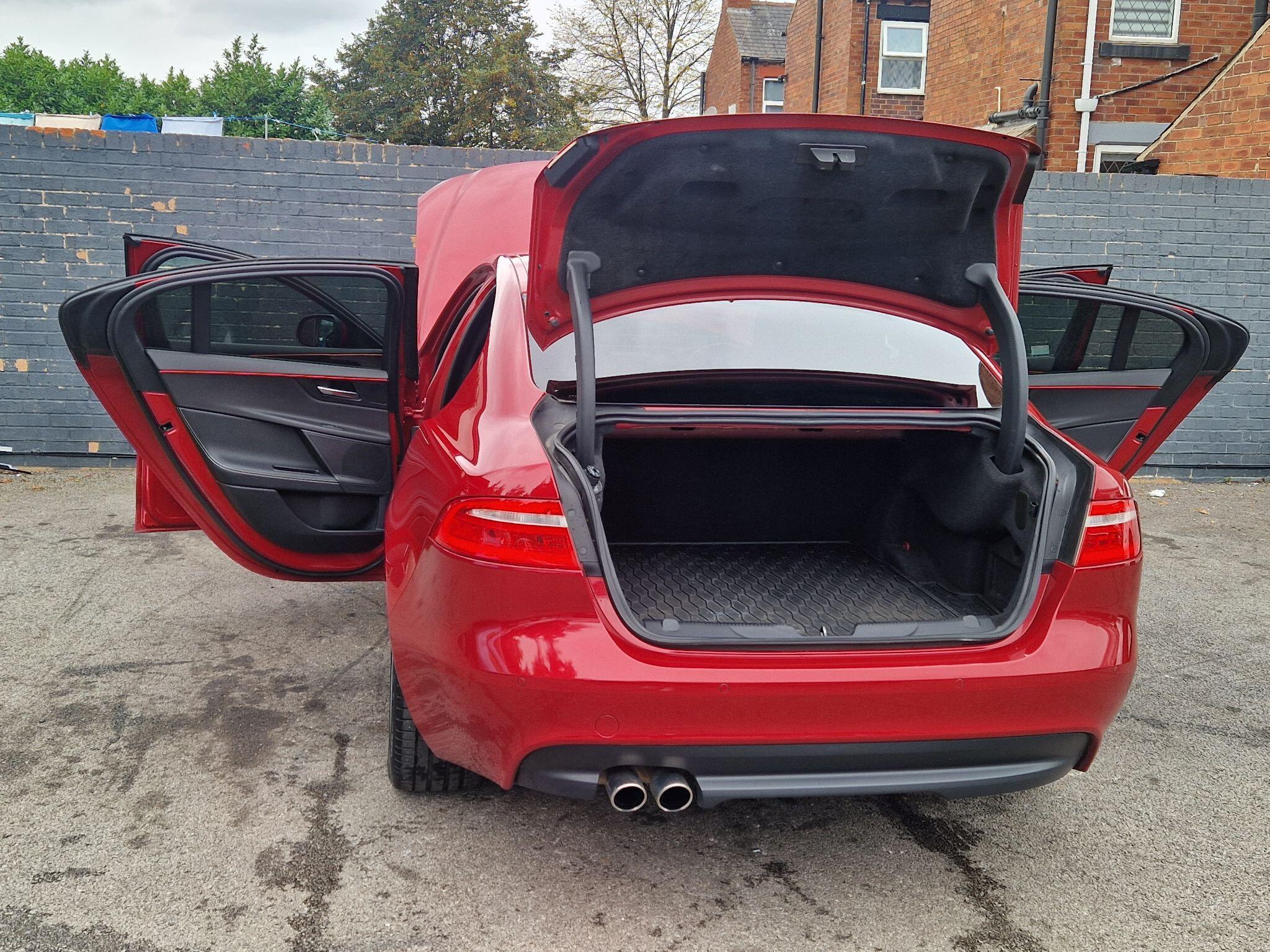 Jaguar XE - Image 19