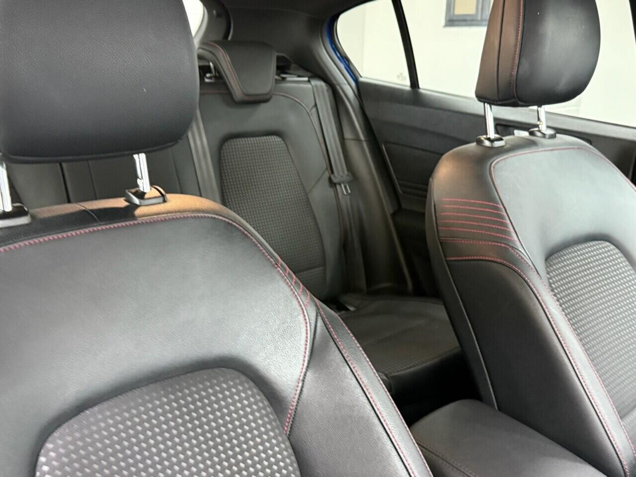 Ford Focus - Image 16