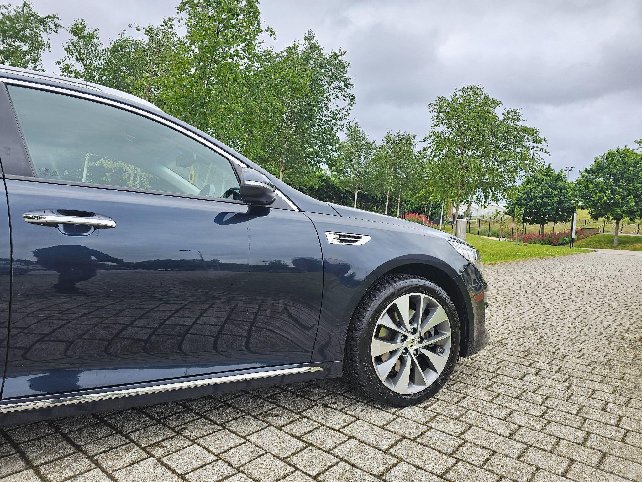 Kia Optima - Image 9